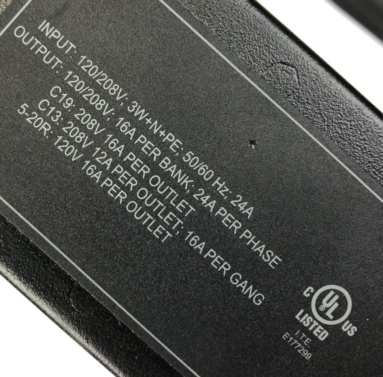 APC Rack PDU Model 885-3944a rev02 38 Outlet 120/280V 16A Per Bank 24A Per Phase
