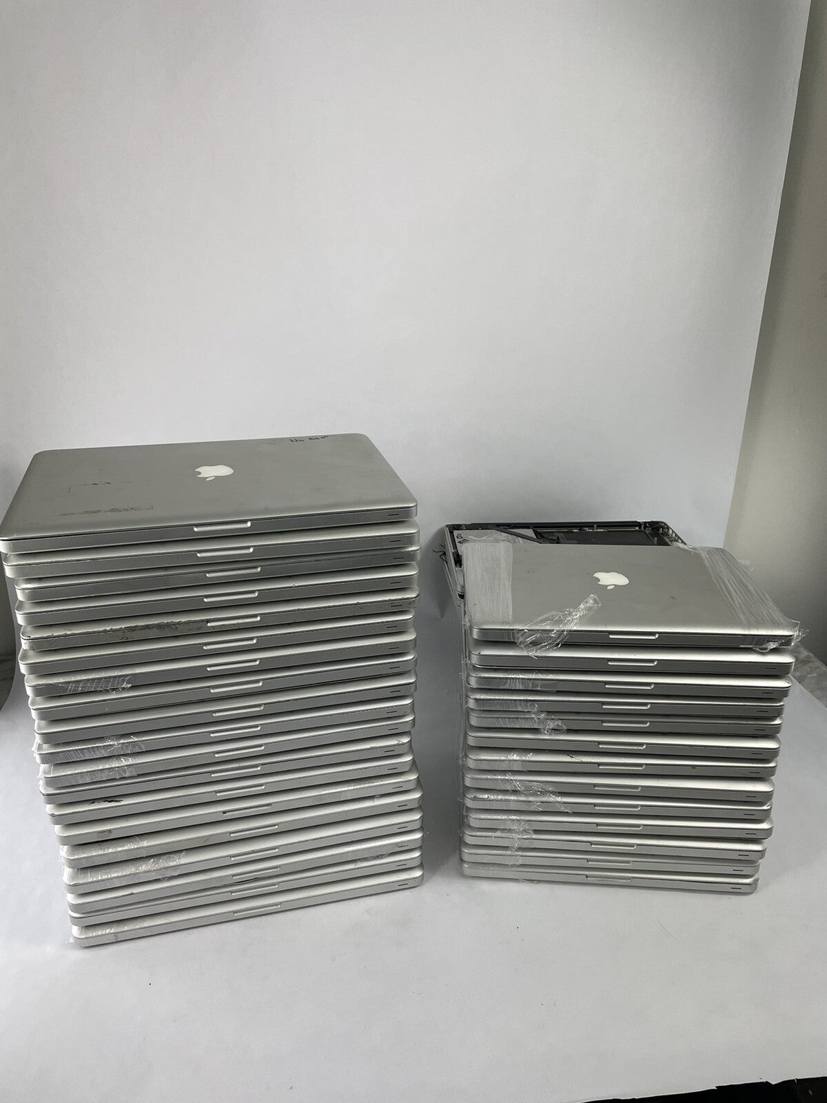 Lot of 42: Apple MacBook 13" A1278 15" A1286 for parts and repair