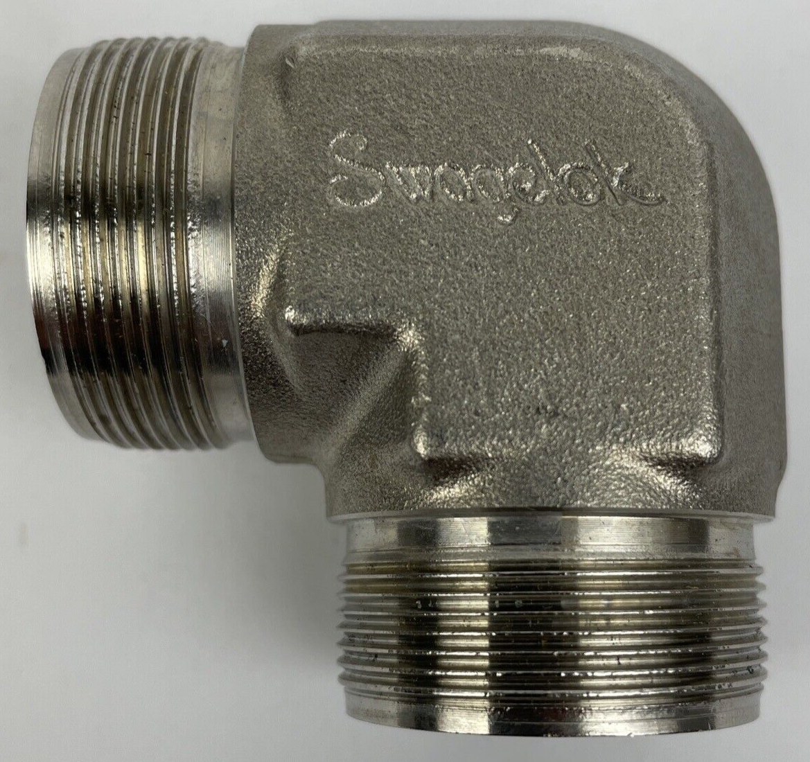 OEM Swagelok 316 UMN 1.25" 90 Degree Elbow Male - LOOK