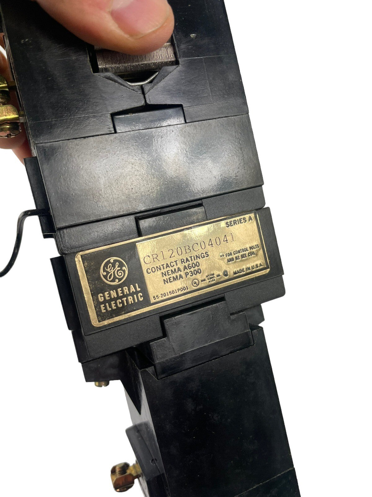 GENERAL ELECTRICAL GE INDUSTRIAL LATCHED RELAY 600V 10AMPS CR120BC SERIES A
