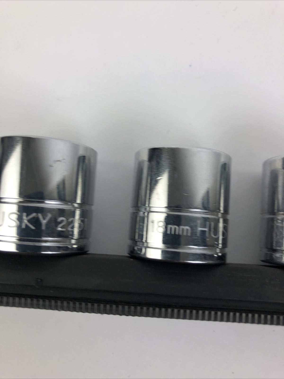 Husky 10 piece metric 3/8 drive 6 point socket set 10mm to 19mm mint condition