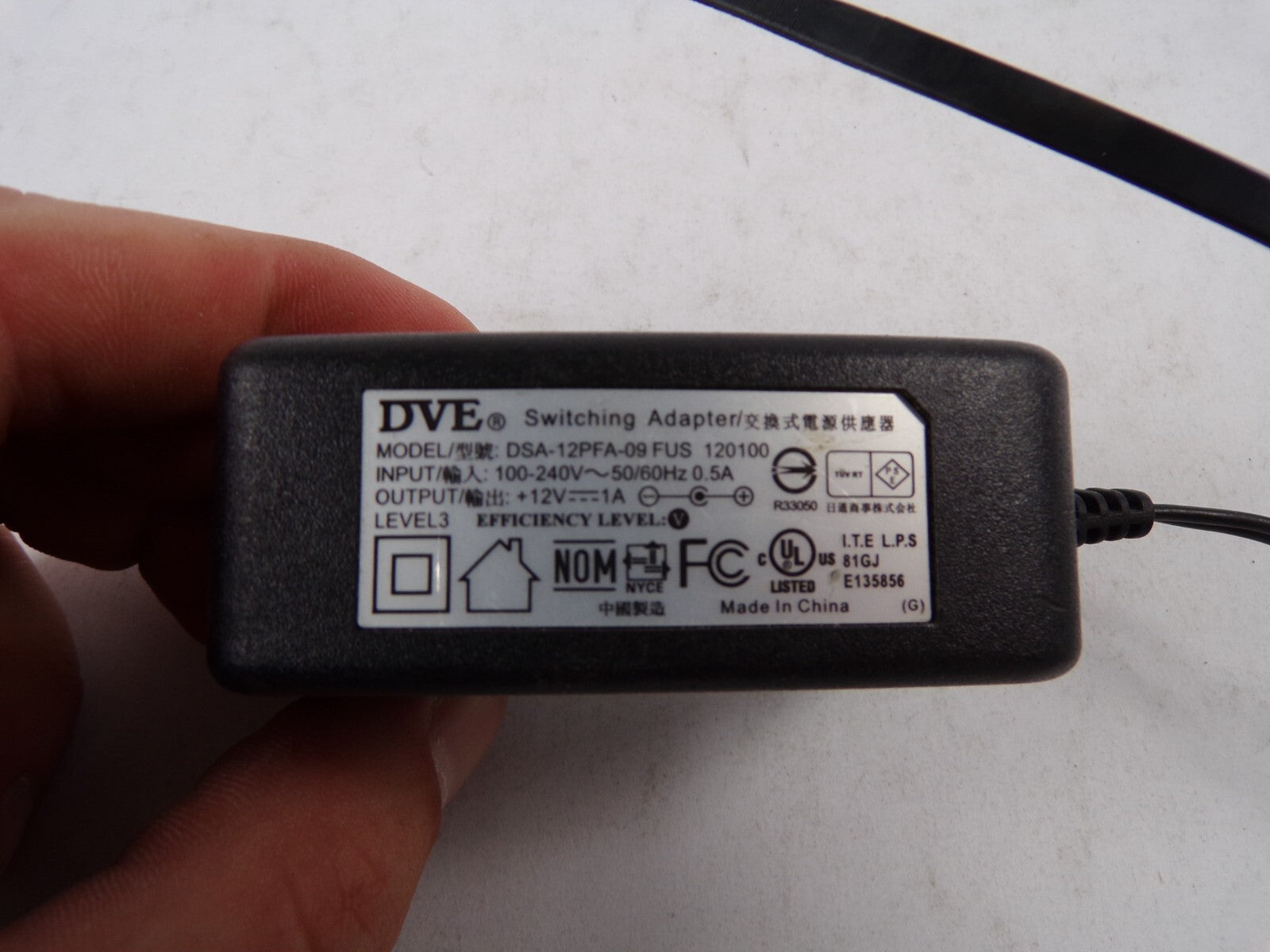 Geniune DVE DSA-12PFA-09FUS120100 Output 12 V 1 A Power Supply Adapter A56
