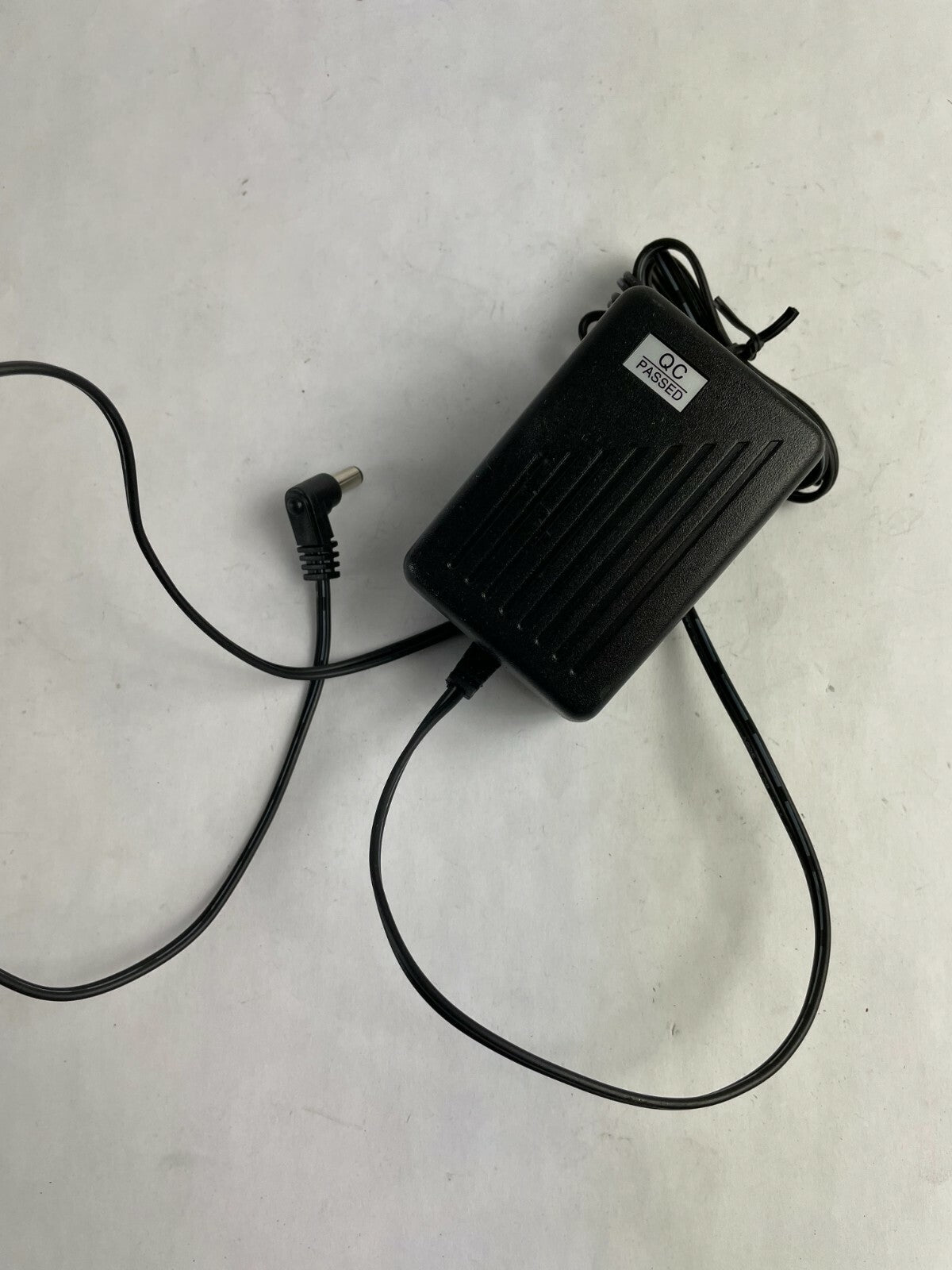 Genuine Ac Adapter FJ-SW1210X Output 12 V 1500 mA Power Supply Adapter A84