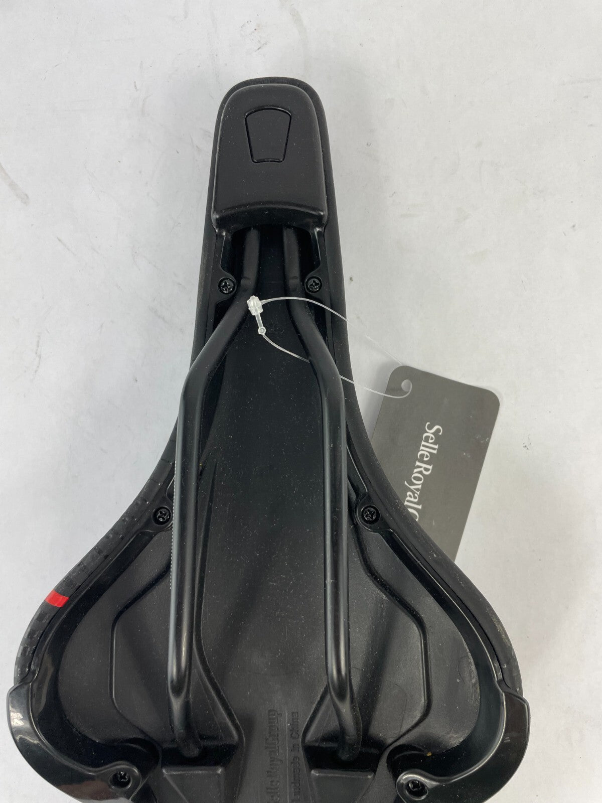 Selle Royal Vivo Athletic Wide Tail Cycling Super Comfortable Bike Seat Black