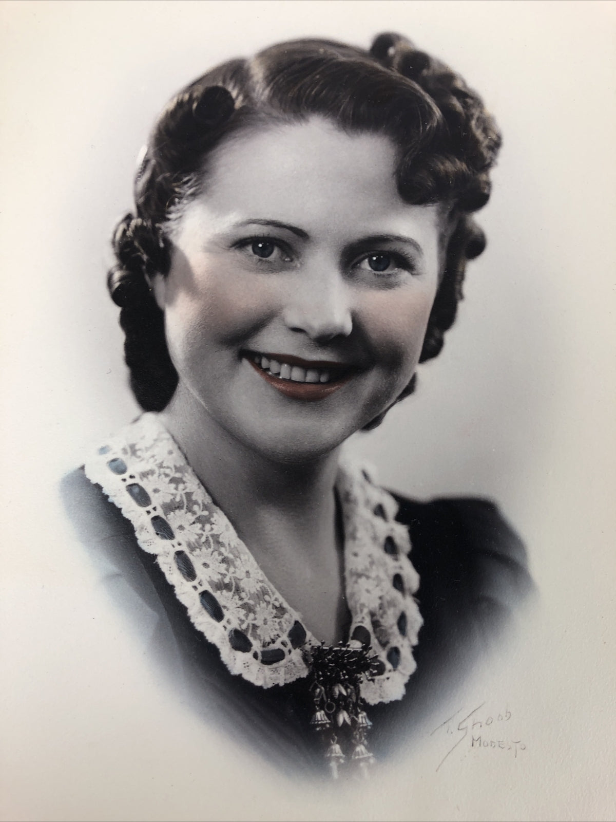2 x Antique Photograph Beautiful Lady Girl Woman Portrait Large 8"x10" - Cali