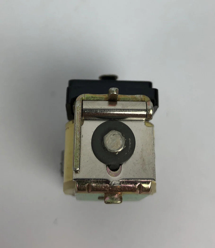Magnecraft Electric Company Relays Model W88KDX-3 Relay 24 VDC