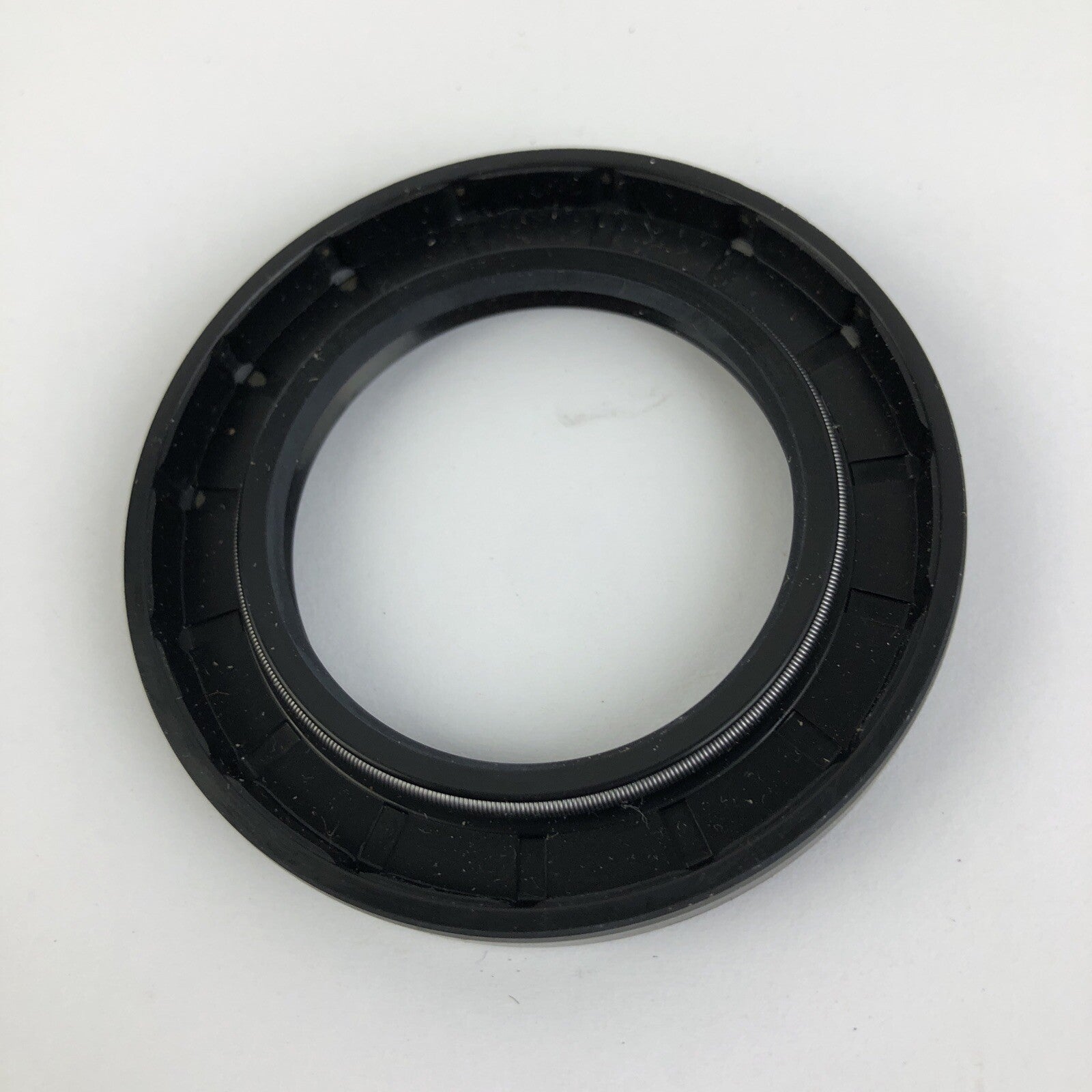TCM 40X62X7TC-BX FKM/Carbon Steel Oil Seal, TF Type, 1.575" x 2.441" x 0.276"