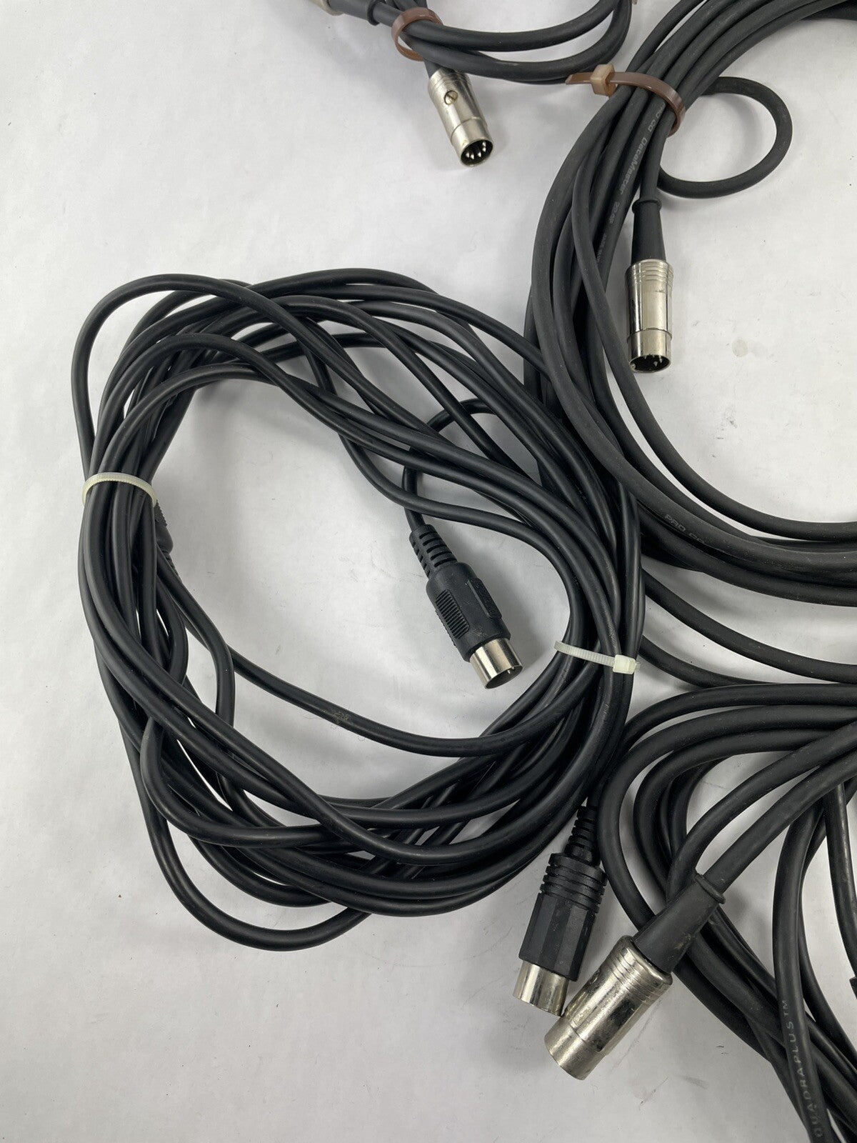 Lot of of 18 : Hosa Cables Right-Angle 5-pin DIN to Right-Angle 5-pin DIN MID