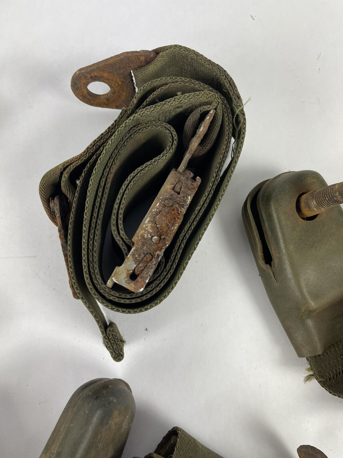 2 x Mopar 3508273 9007 Challenger Cuda Barracuda Front Seat Belt Retractor 1971
