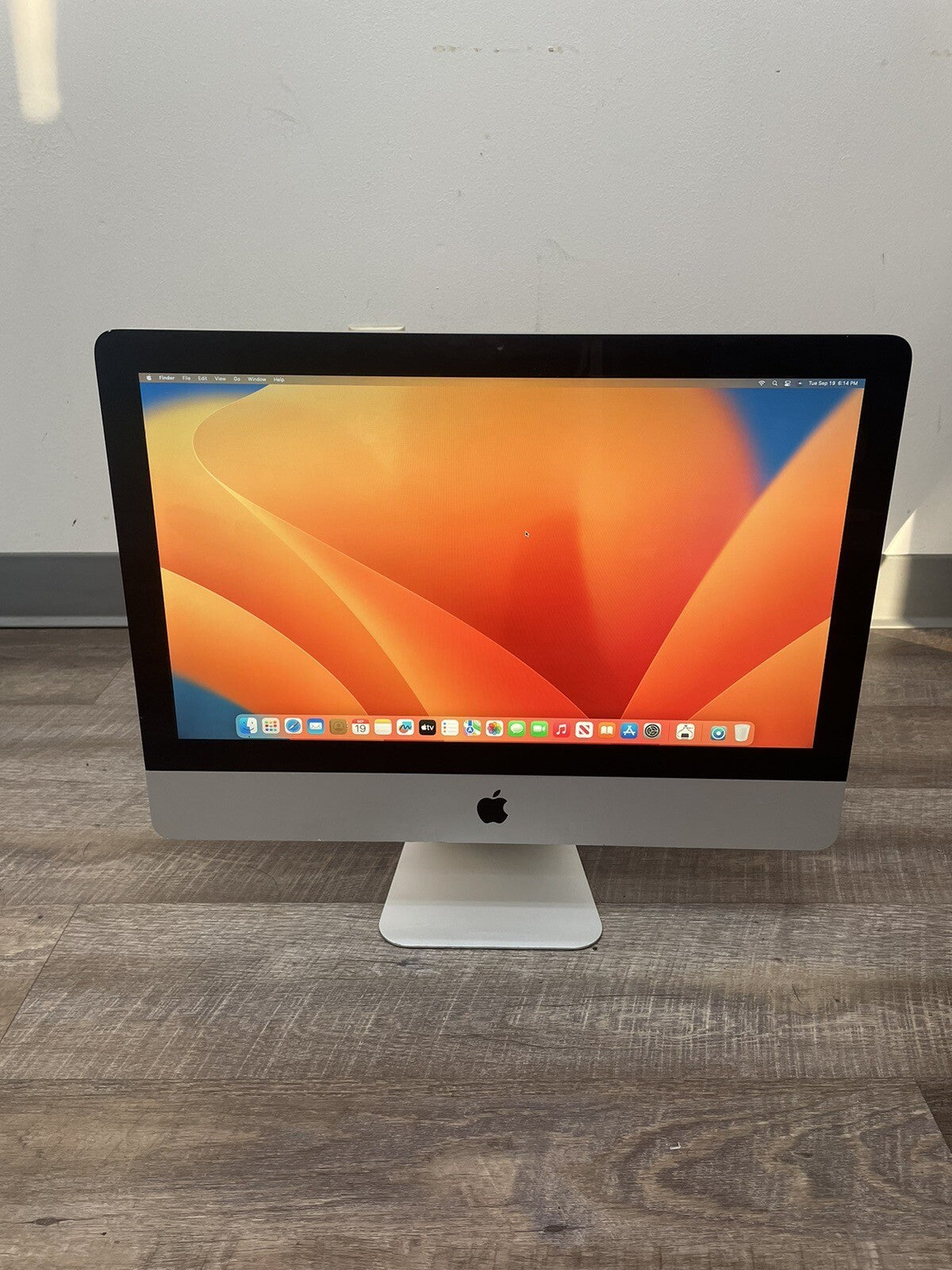 Apple iMac 21.5" Core i3 3.06GHz 4GB 512 GB SSD Desktop - macOS Ventura 13.6