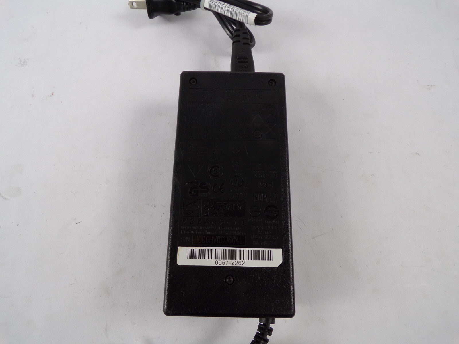 Geniue AC Adapter H006HV0CU604L Output 19 V 1.58 A Power Supply Adapter A85