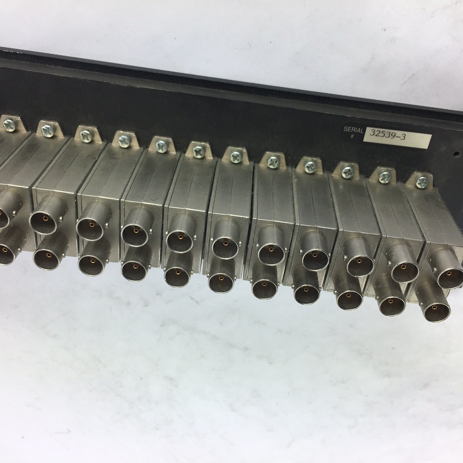 Bittree B52T-2WTHD 2x26 2RU Panel Black Normalling Terminating Audio Patchbay
