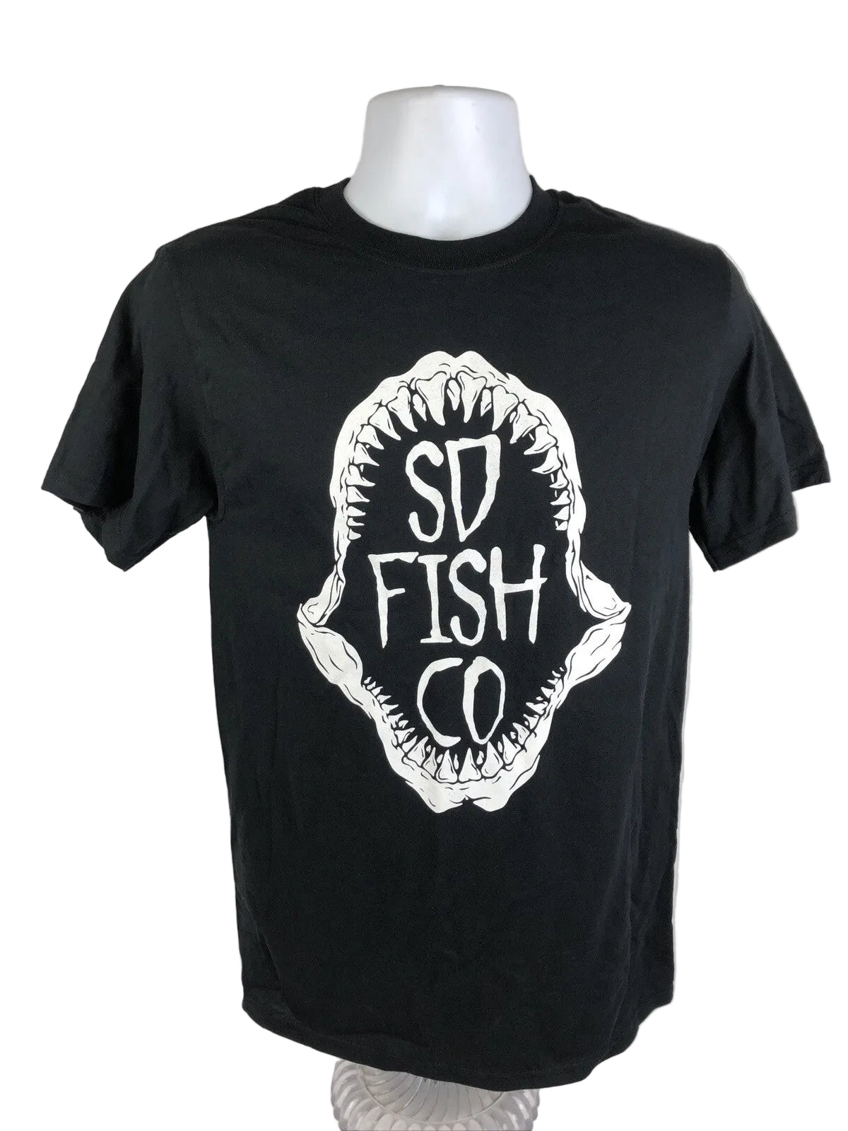 Lot of 2 men's Small Great White Shark Jaws fishing T-shirts and tank top