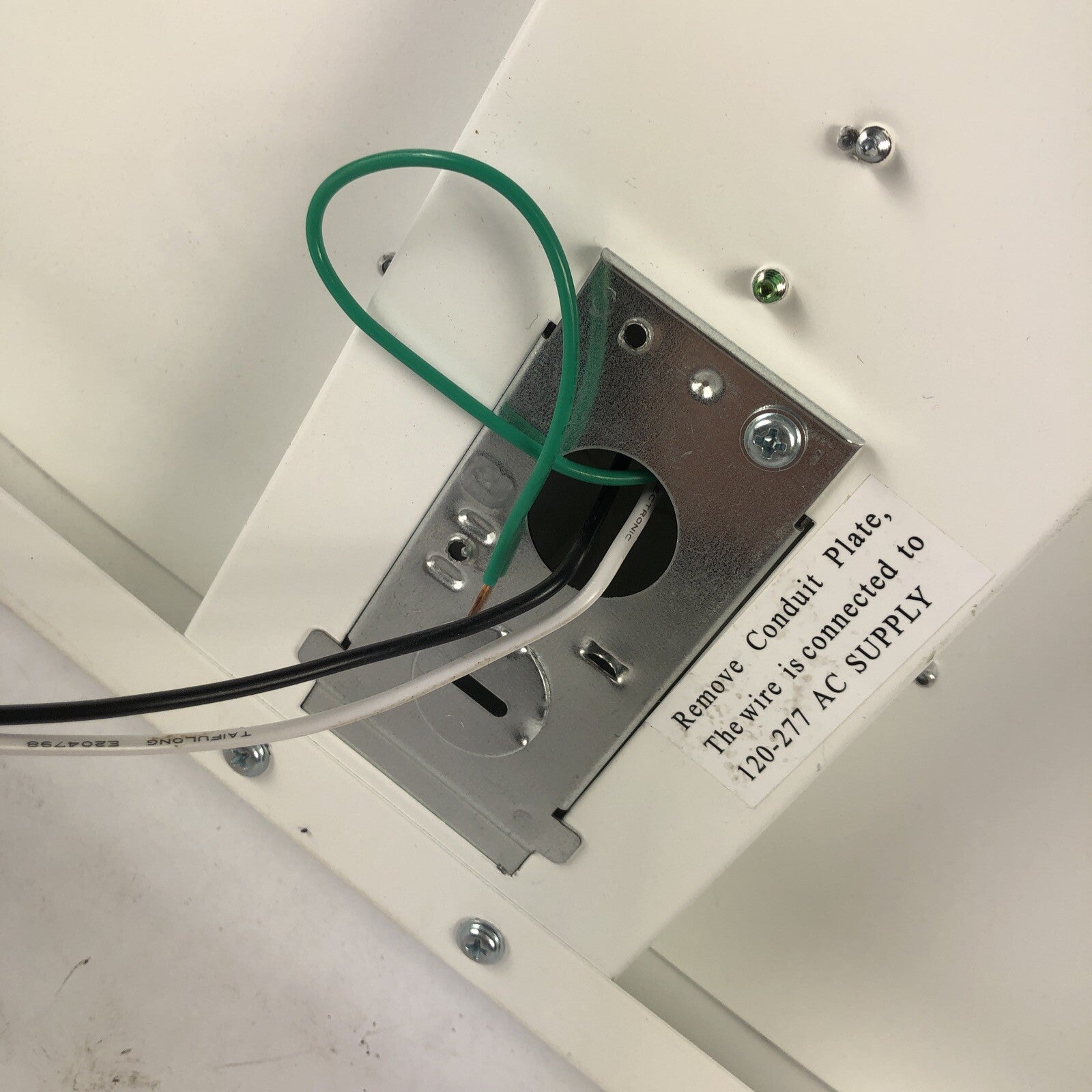 ILP LED Volumetric Troffer VOL22-24WLED-UNIV-40 - LOOK