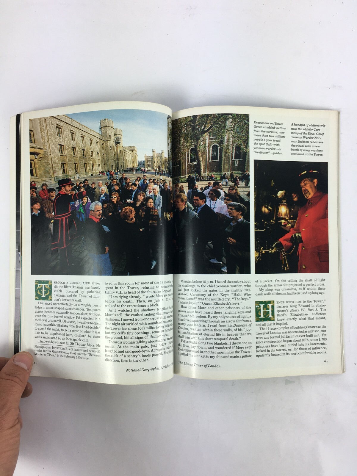 October 1993 National Geographic Magazine Labrador The Living Tower of London