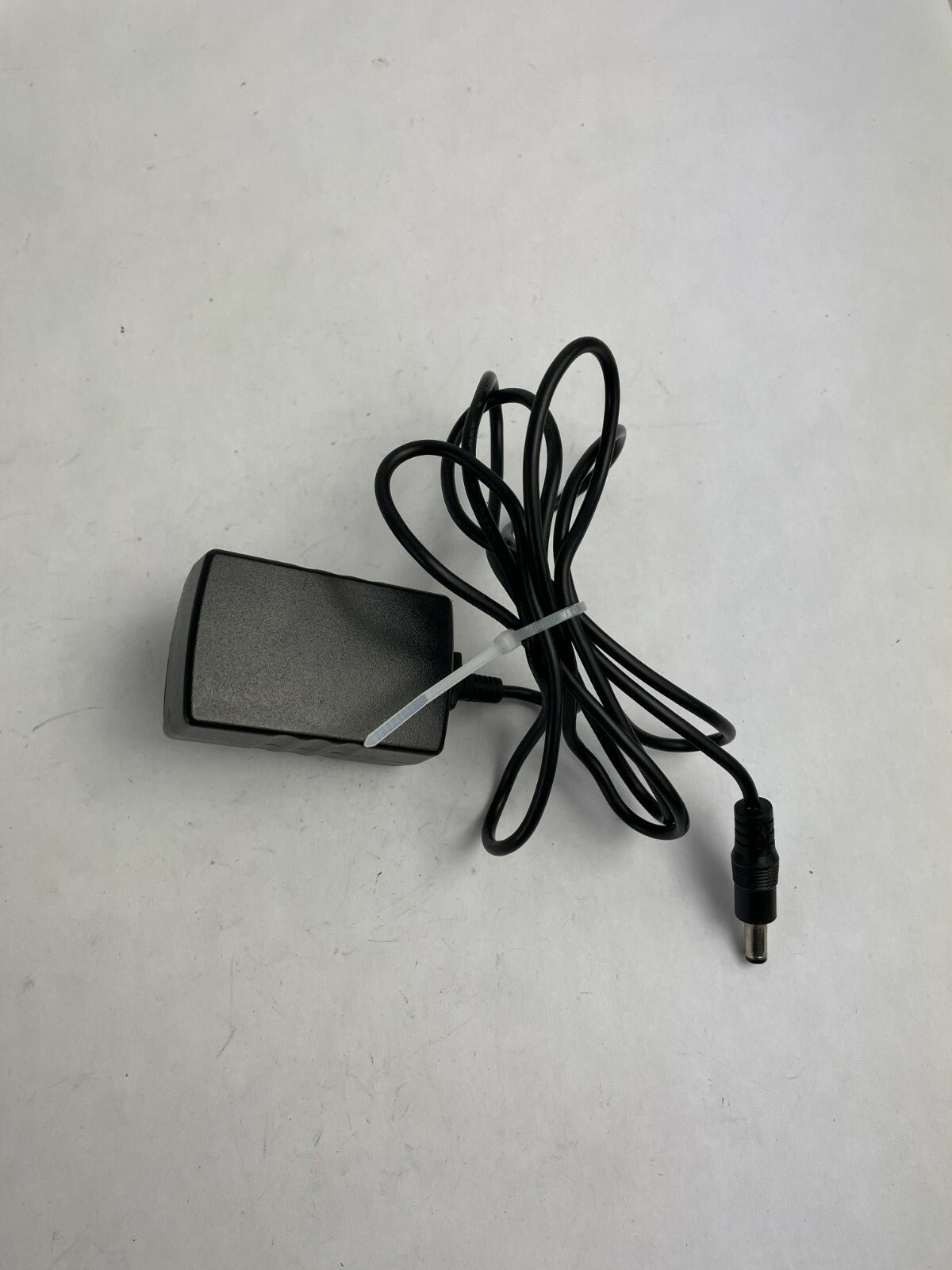 Genuine Ac Adapter MD-ADP520UB Output 5.0 V 2 A Power Supply Adapter A74