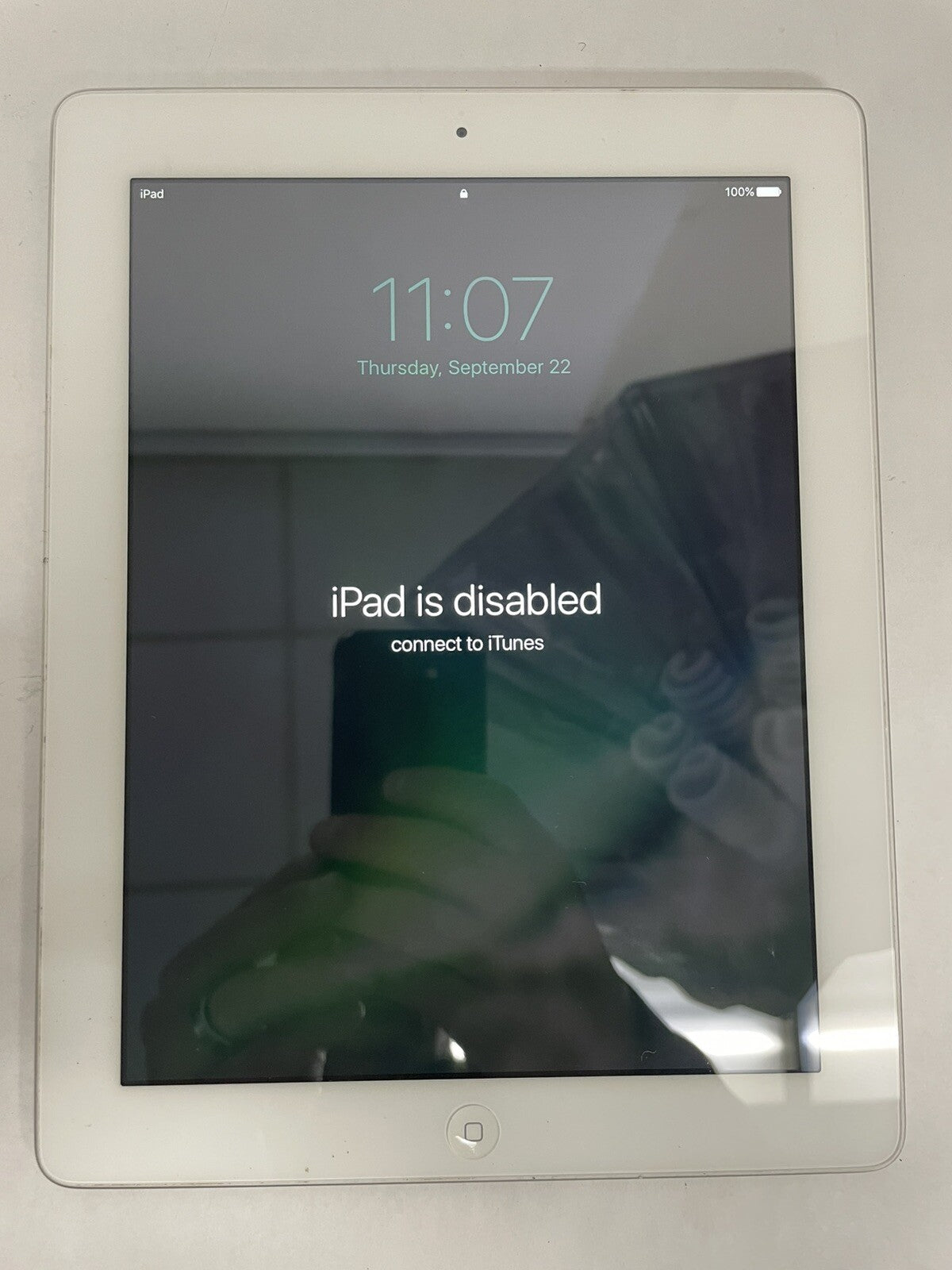 Apple iPad A1458 16GB Wi-Fi 9.7" White (MD510LL/A) LOCKED