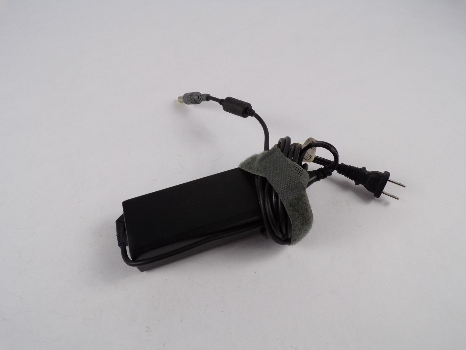 Genuine Lenovo AC Adapter 42T5000 Output 20 V 4.5 A Power Supply Adapter A00