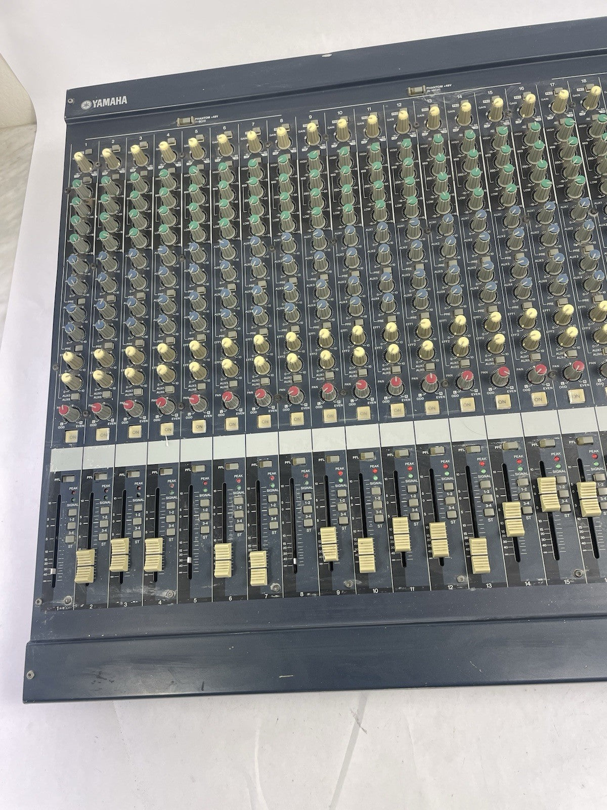 Yamaha MG32/14FX 32-Channel Mixer Mixing Board with Grundorf Travel Case