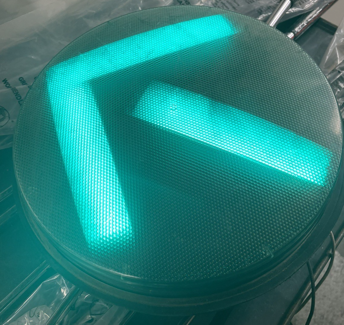 DR6 General Electric GE 12” LED Green Arrow Traffic Signal Light With Gasket g