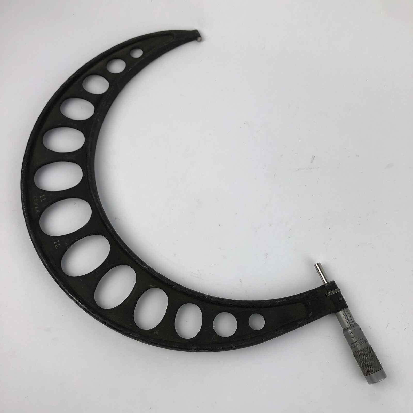 Brown and Sharpe MFG. Co. U.S.A. 11" - 12" 11 12 599-1208 Micrometer
