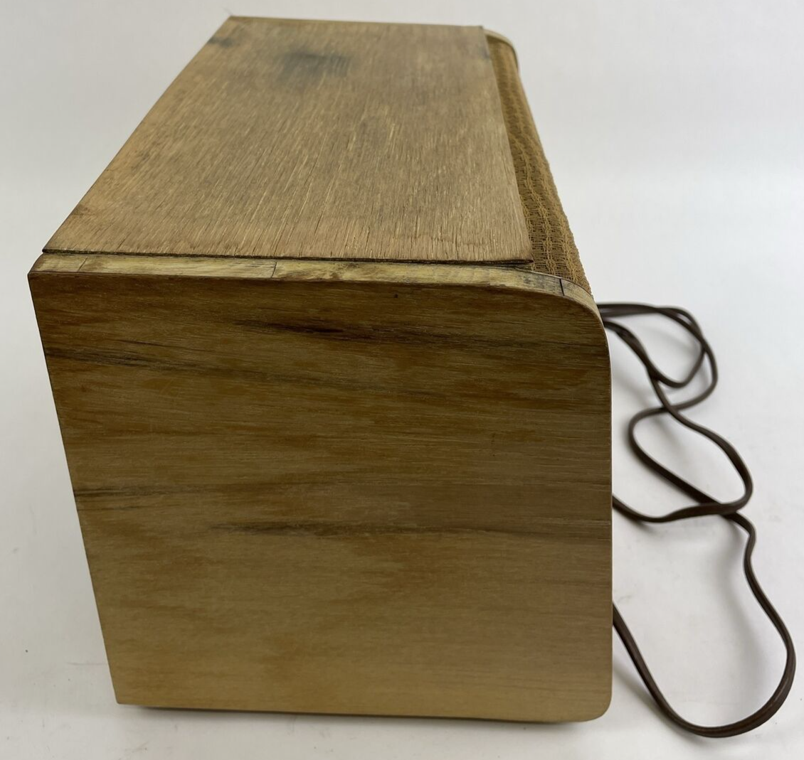 Rare Alexander Girard * Detrola * Tube Radio circa 1946 Modernist