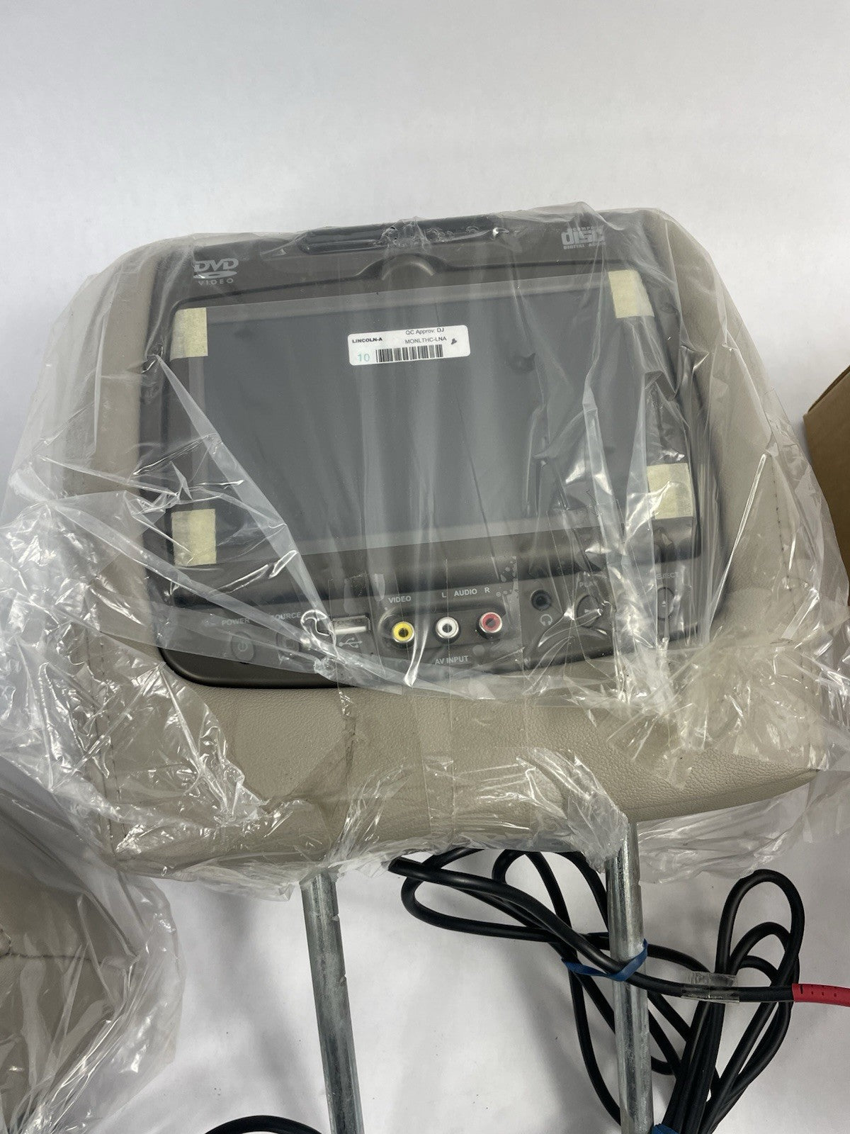2010 Lincoln Navigator Headrest DVD Monitor Set Tan Beige Leather