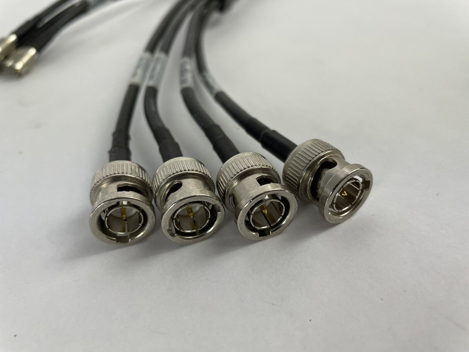 6' 4K UHD Canare 3G HD-SDI Coax MDM-BNC 4-Channel DIN Male to BNC Camera Cable