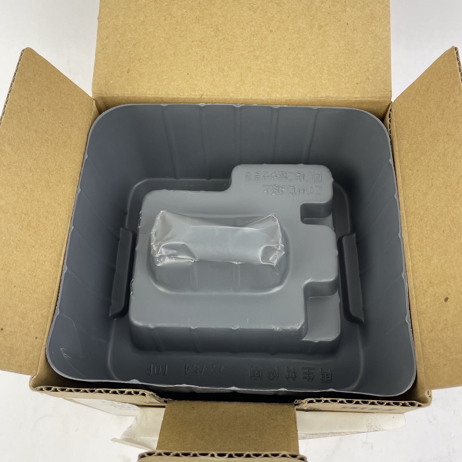 NEW Sharp BQC-XGE690U/1 Projector Replacement Lamp Genuine 006626 0149 LCD