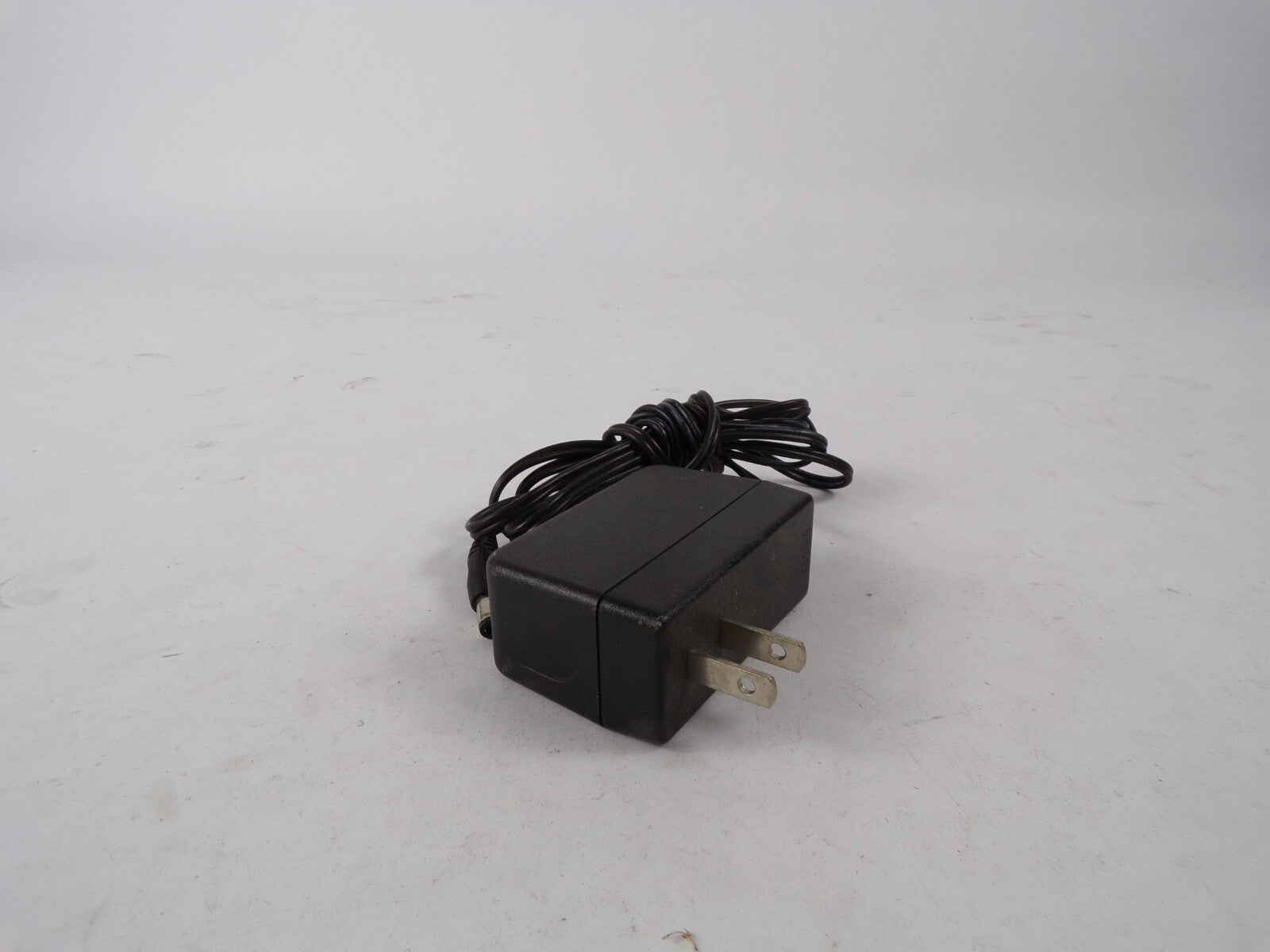 Genuine Roku Switching Power DSA-15P-05US Output5V 2.5A Power Supply Adapter A55