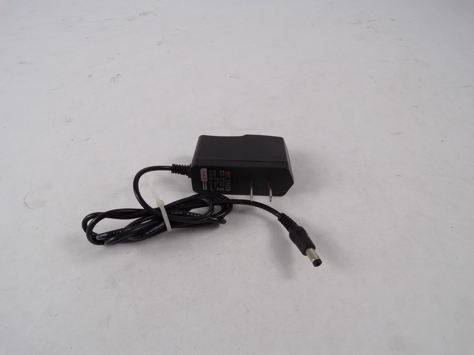 Genuine Radio Shack DV-1220DC Output 12 VDC 200mA Power Supply Adapter A43