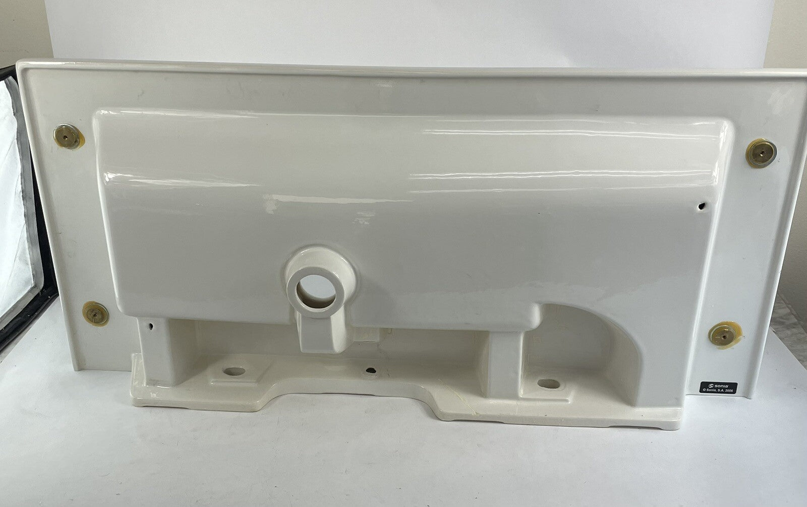 Roca Happening 357564 white ceramic spray bidet made in Spain