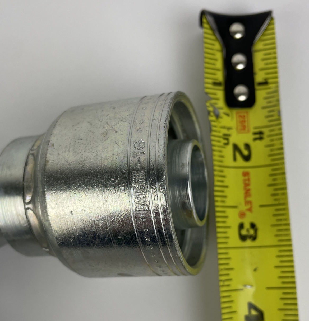 NOS OEM Eaton Aeroquip 1AA12FJB12 90 Degree Female Swivel Elbow Fitting