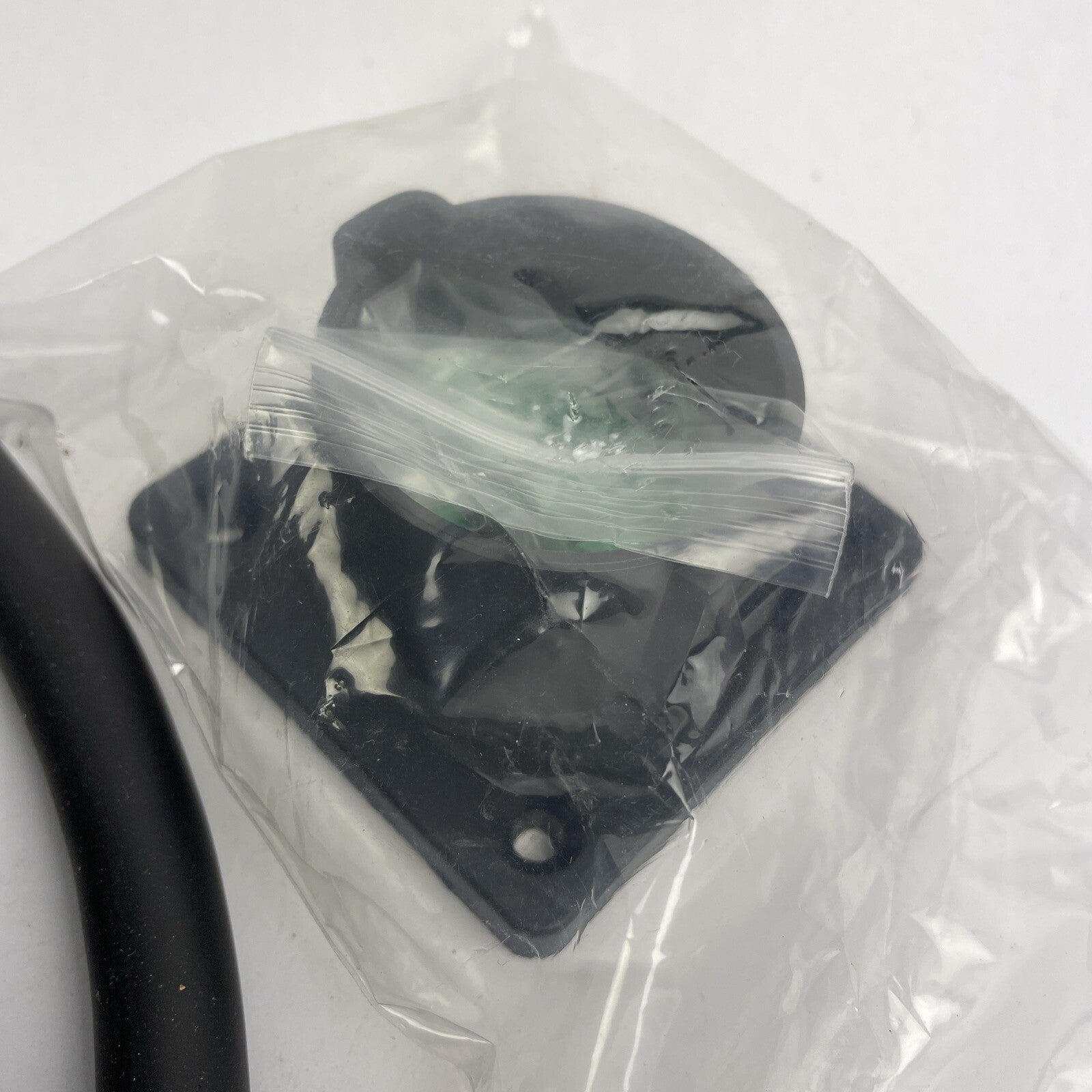 NOS ZenCar Level 2 EV Charger 240V NEMA 15-30 Plug for Ford Fusion with Case