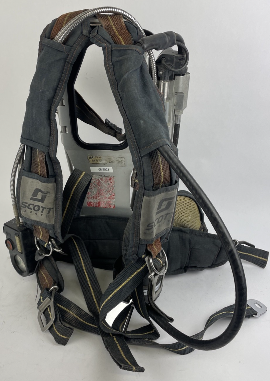 SCOTT SAFETY 4.5 4500 SCBA Air Pack Harness EZ-Flow Air Pak Plus with Sensor a