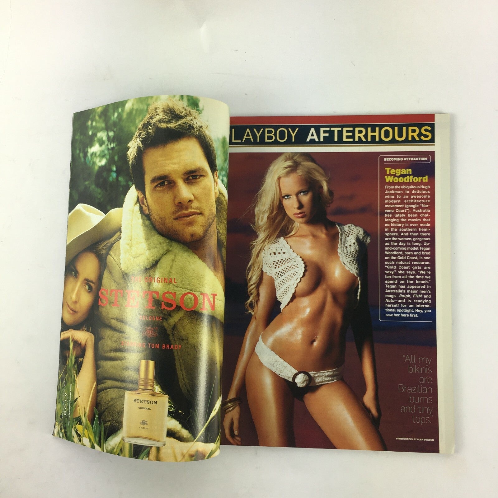 November 2009 PlayBoy Magazine Alina Puscau Farrah Fawcett Stephen King