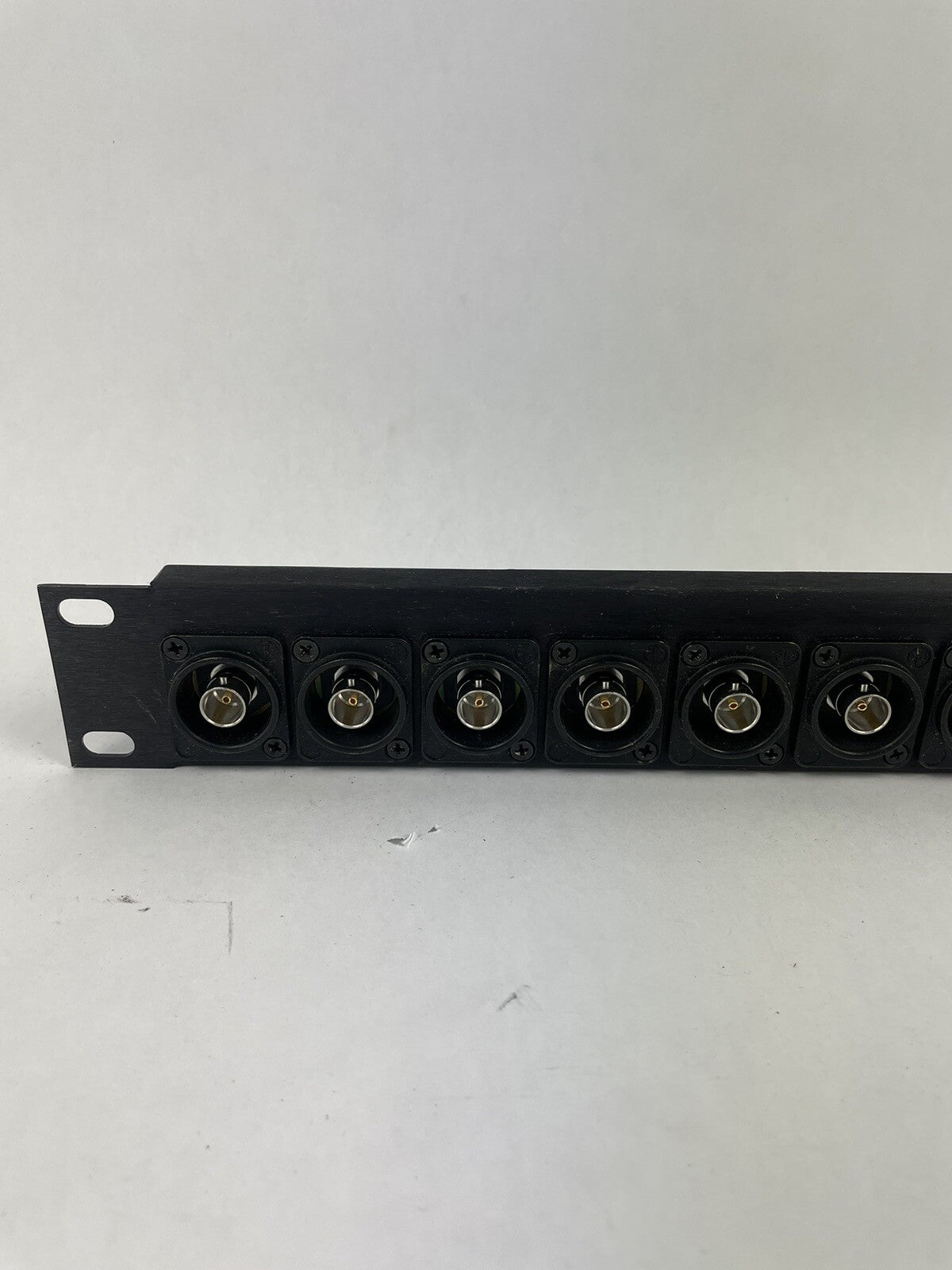 RUI AMP-1 RACK AUDIO PANEL 16 CHANNEL BNC Neutrik NE8FAV-Y110 DB9 Connector XLR
