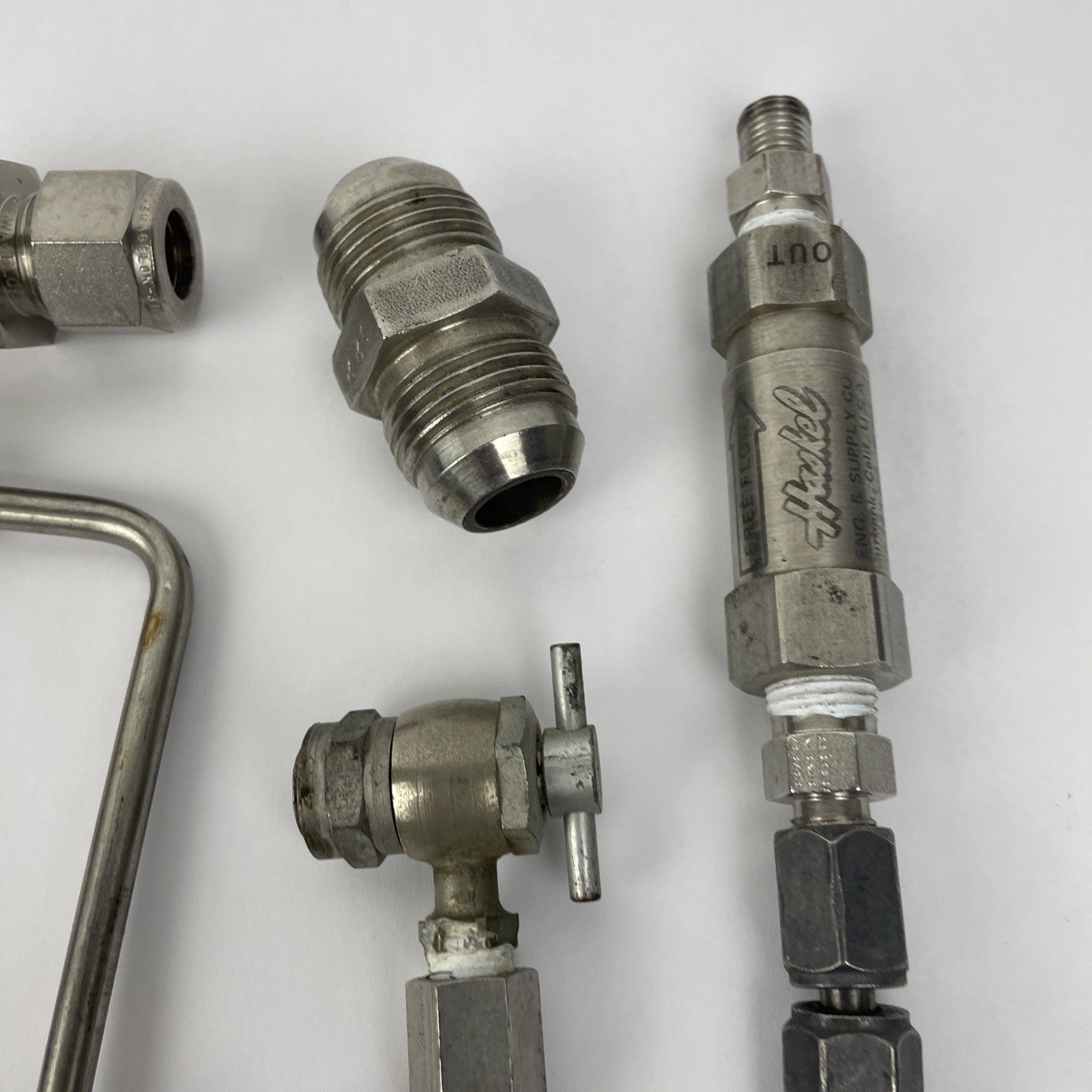Huge assorted lot of Parker Swagelok Matheson push-to-connect fittings