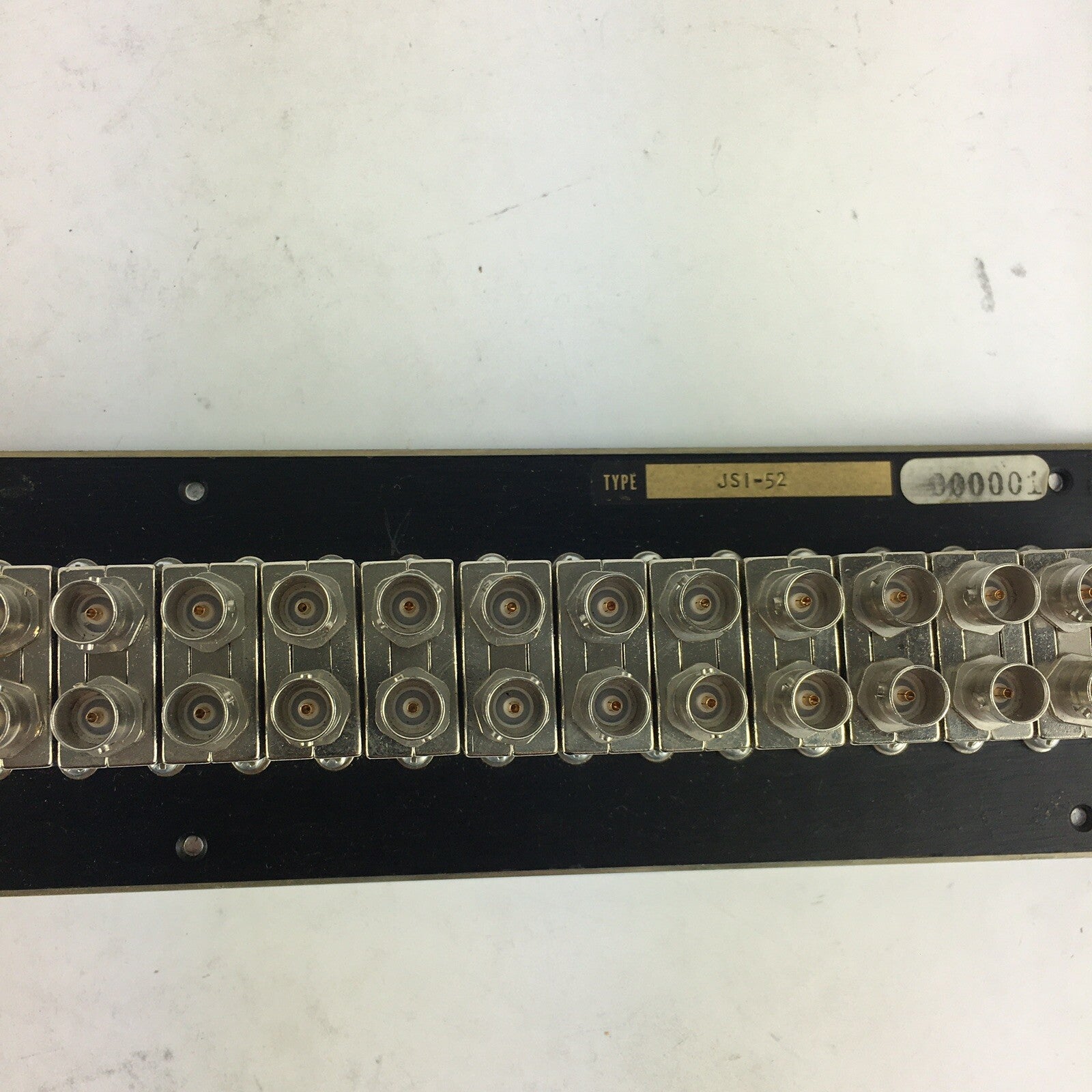Trompeter Electronics Inc JSI-52 Insulated 52 Position Panel Wide Spacing