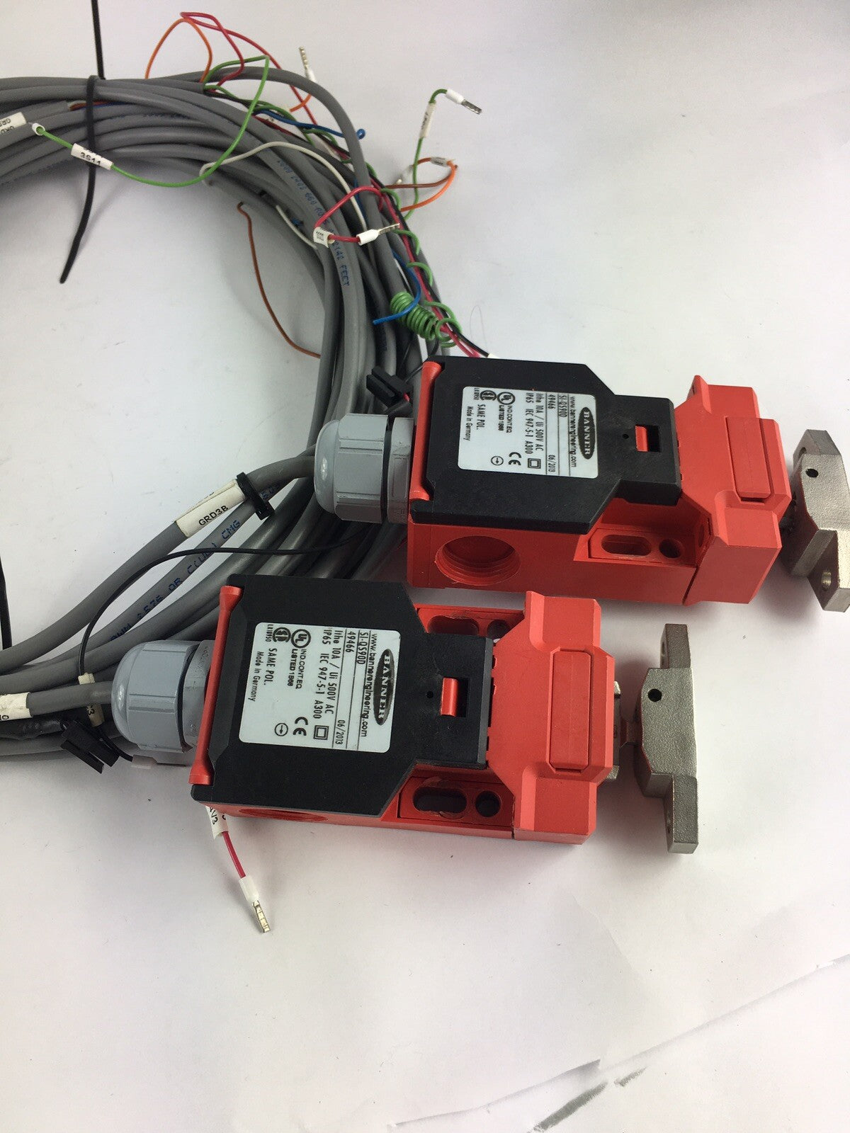 (Lot of 2) Banner SI-QS90D Interlock Body Machine Safety Switches 10A 24VAC