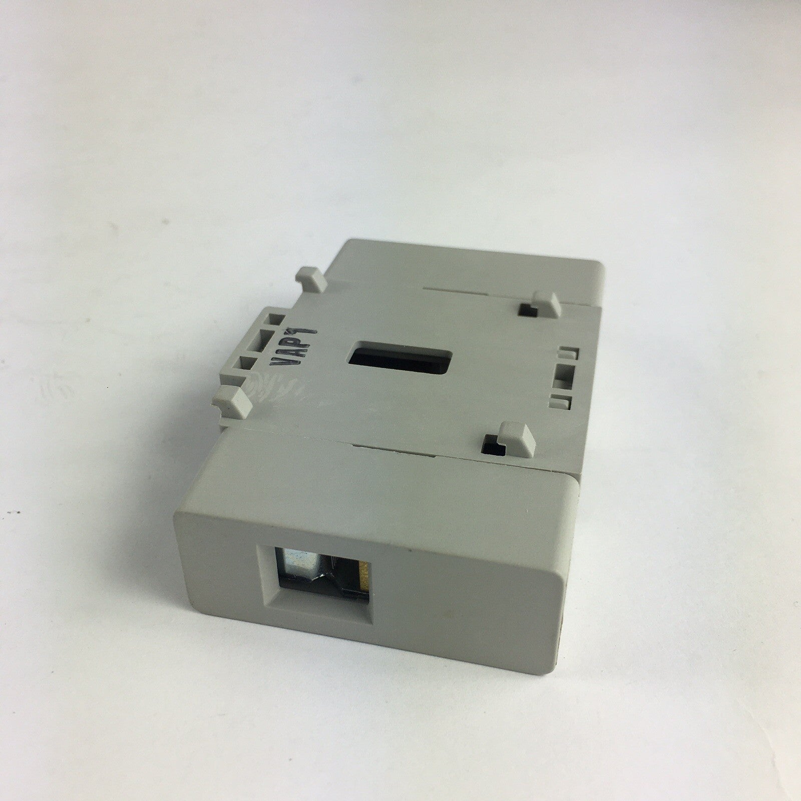 ALLEN BRADLEY 194E-A63-PE SERIES B EARTH TERMINAL 40/63A 194E-A63-PE Series B