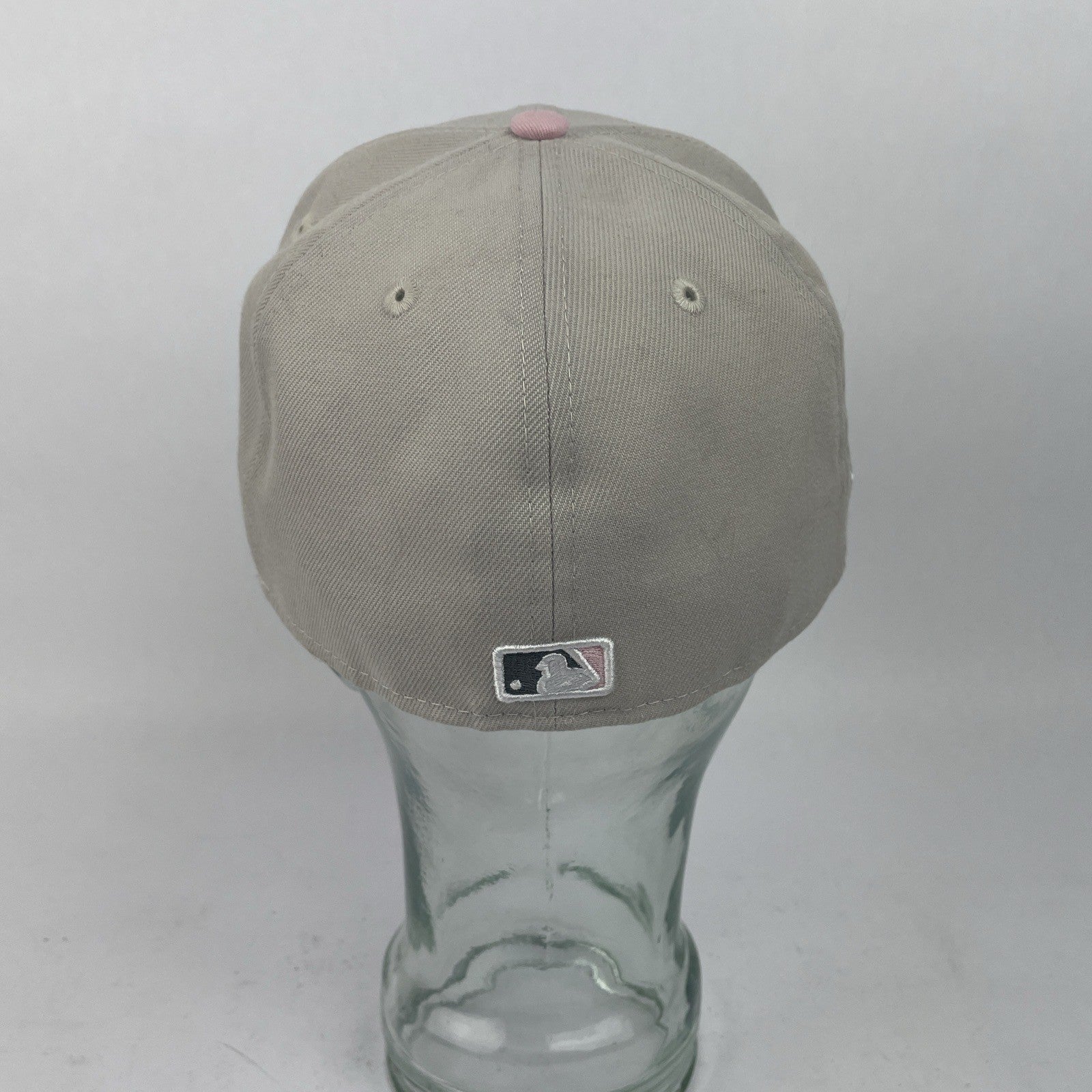 New Era 59FIFTY San Diego Padres fitted hat beige with pink detailing size 7 1/4