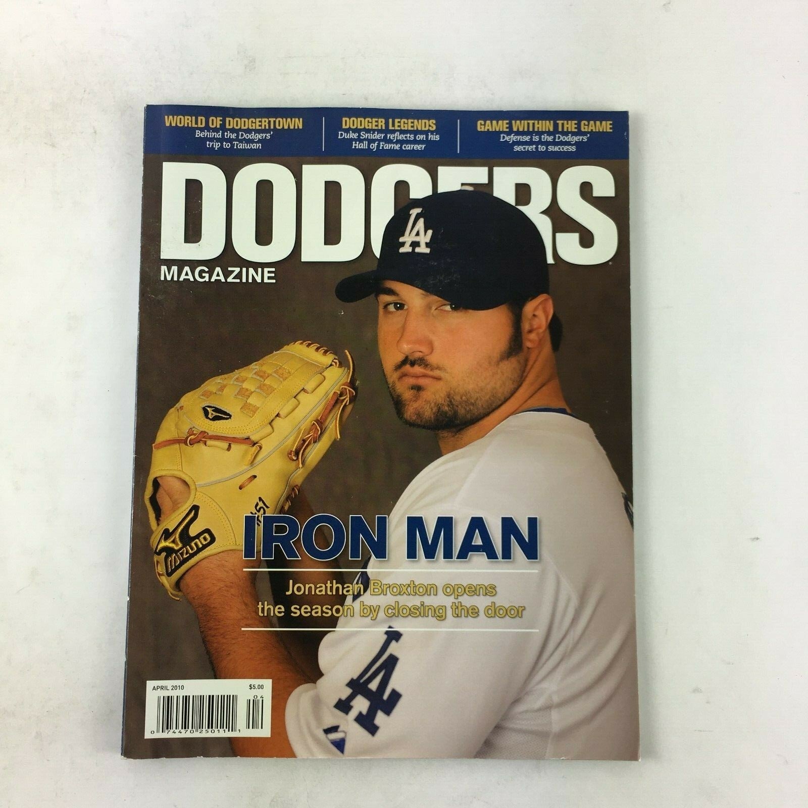 April 2010 Dodgers Magazine Iron Man Jonathan Broxton Opens the season