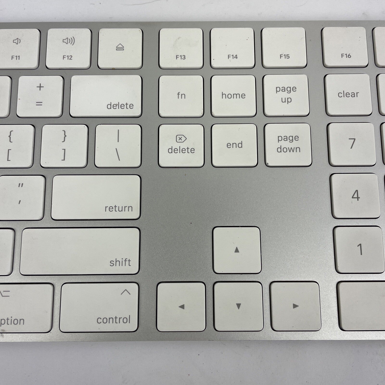 Apple Magic Model A1843 Wireless Keyboard Aluminum White Nice VGC LOOK