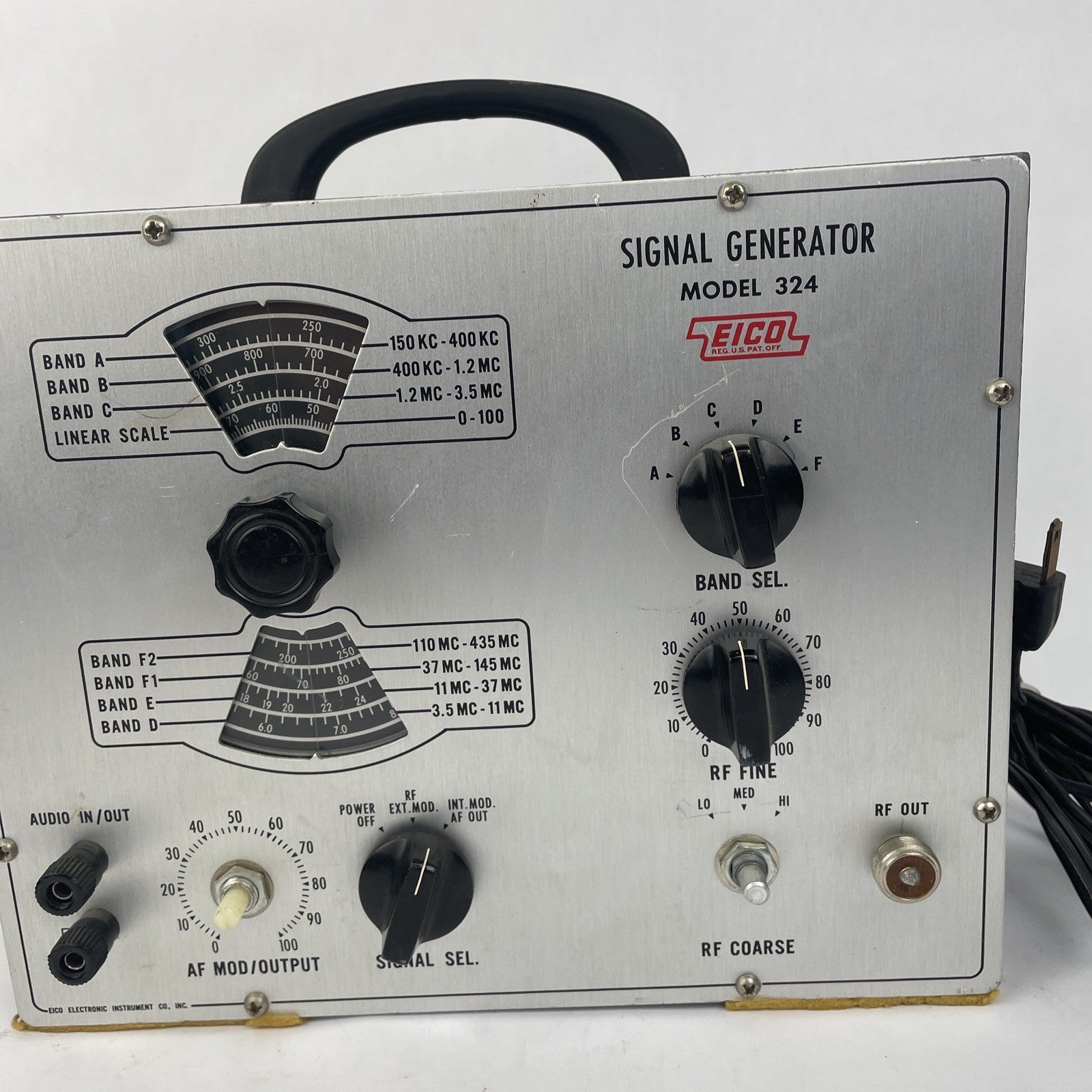 Eico Signal Generator Model 324 - Powers Up & Lights Up , Not Tested