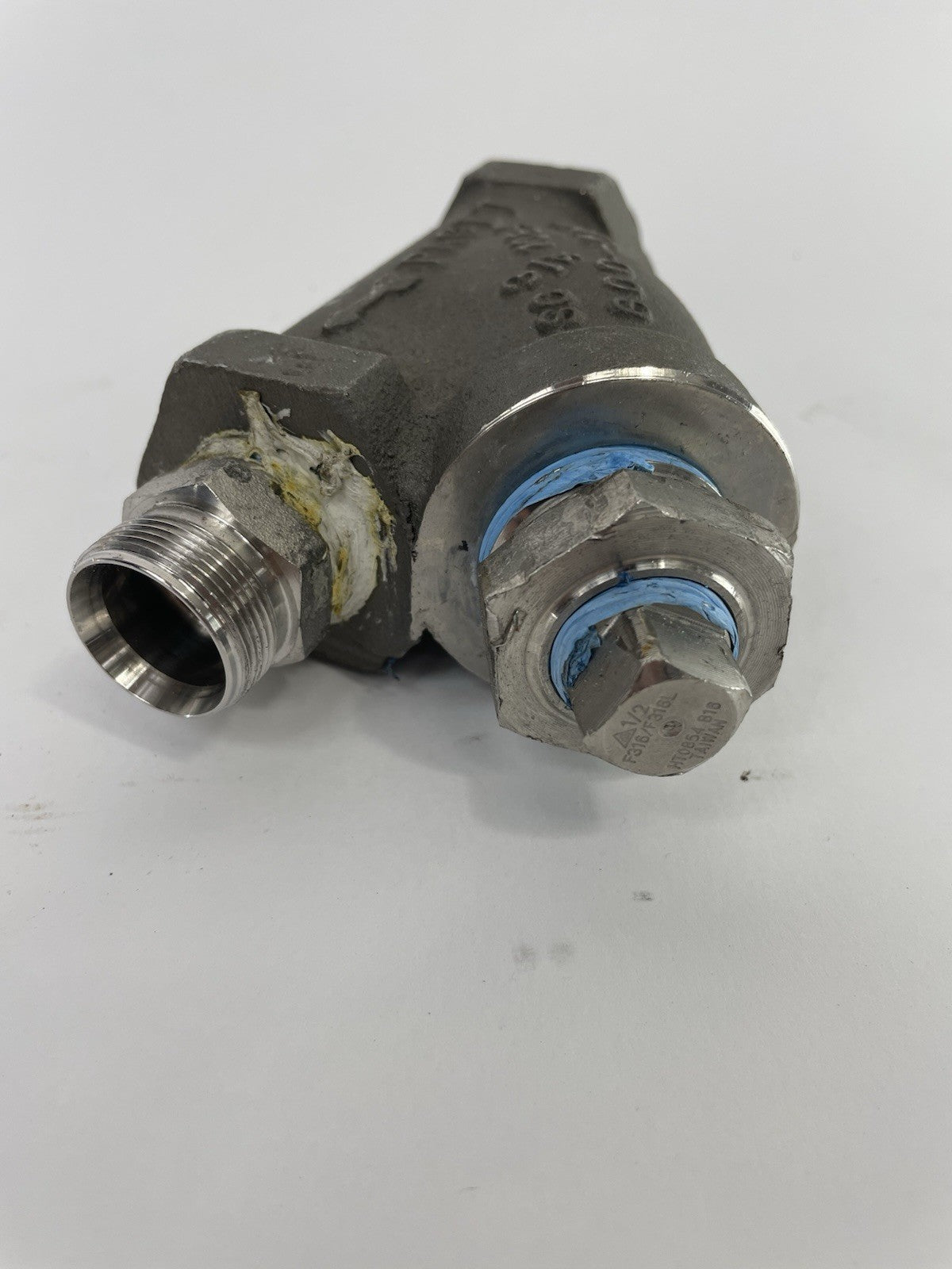 PAGET Y Strainer Stainless Steel CF8M 1" NPT Class 600 1400-WOG 3/4" Blow-Out