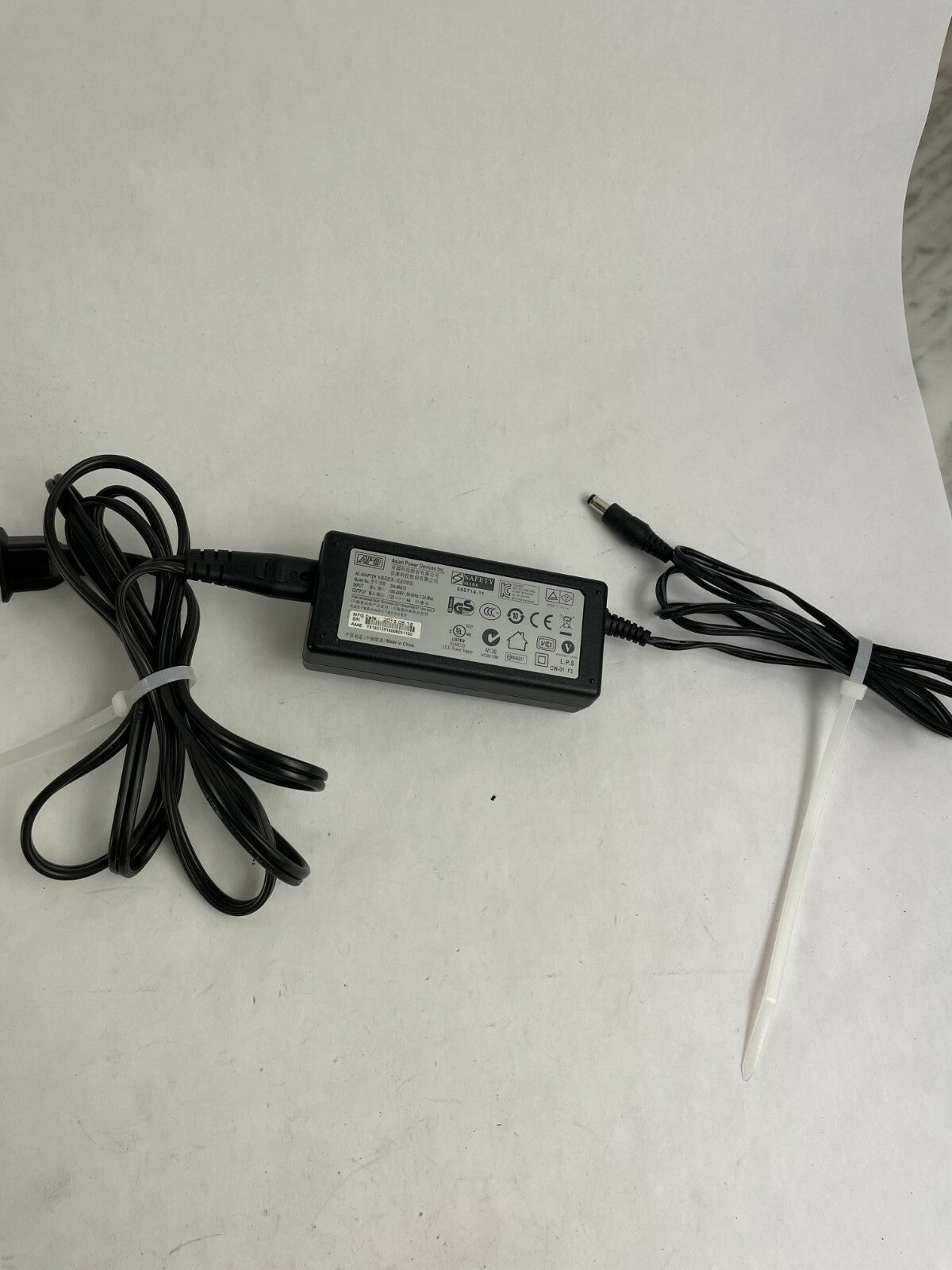 Genuine APD Ac Adapter D4-48Q12 Output 12 V 4 A Power Supply Adapter A83