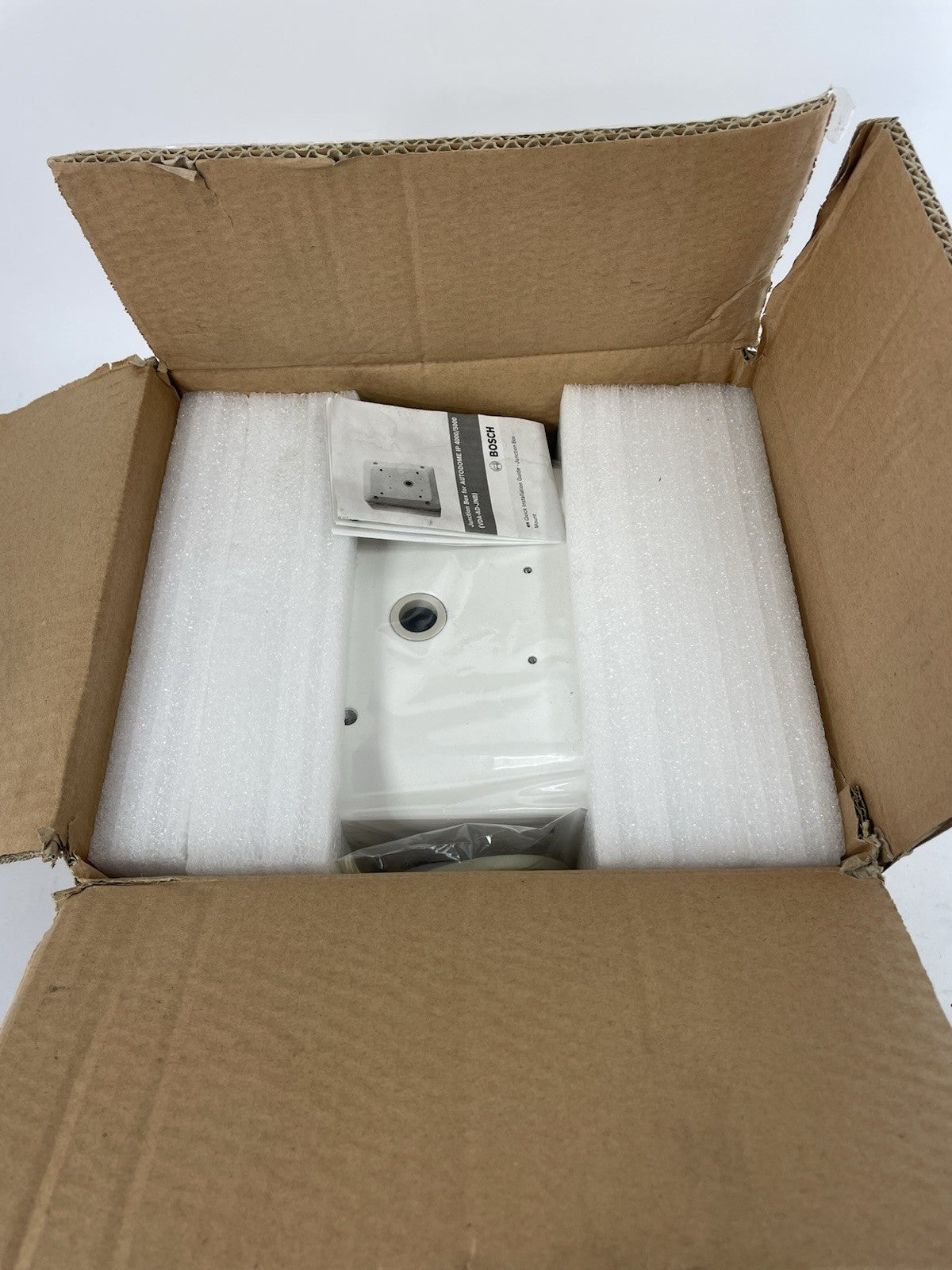 Bosch VDA-AD-JNB Junction Box for AUTODOME IP 4000/5000 Series Camera White