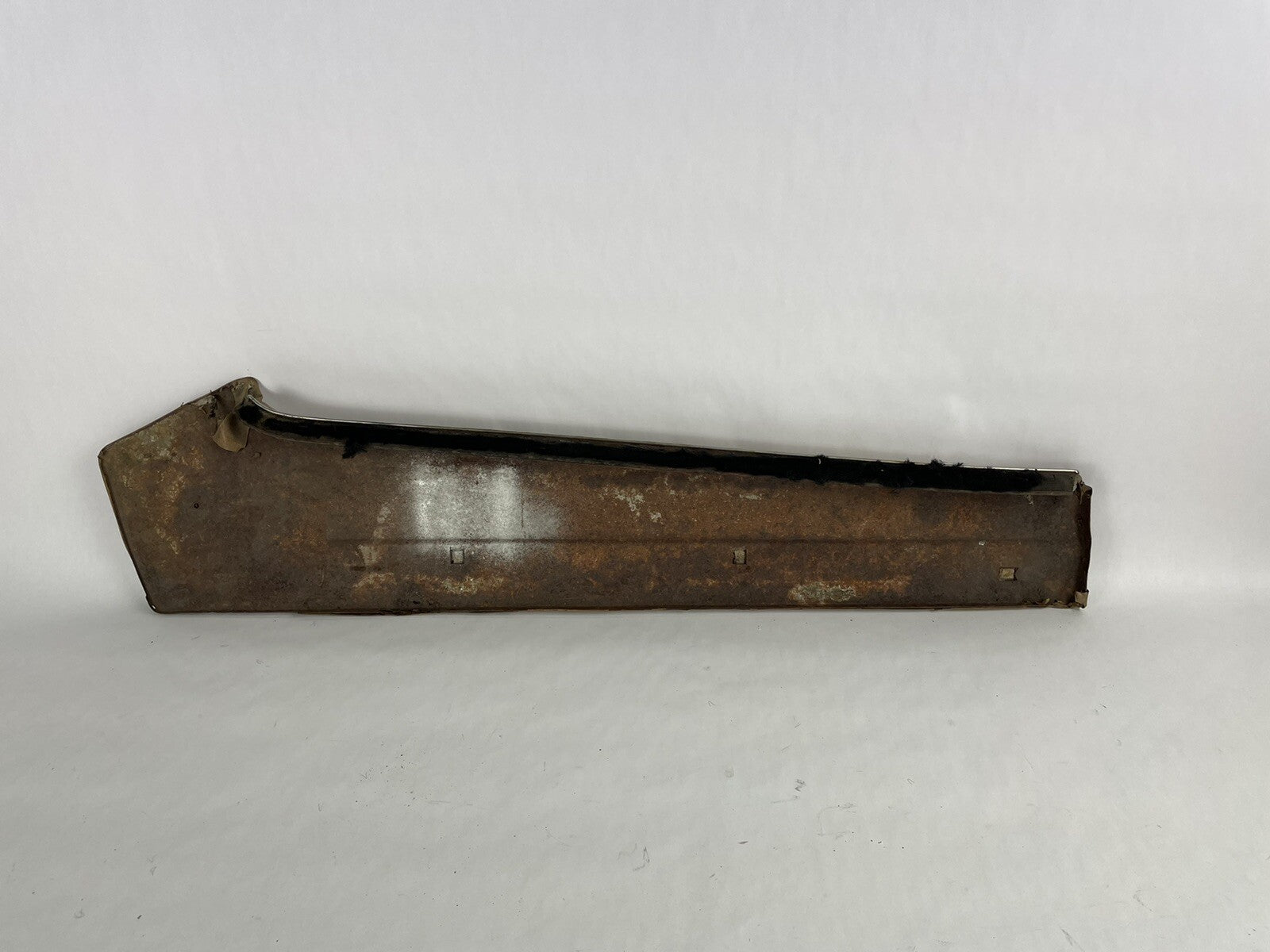 Mopar Charger 1970 rear quarter window trim panel RH