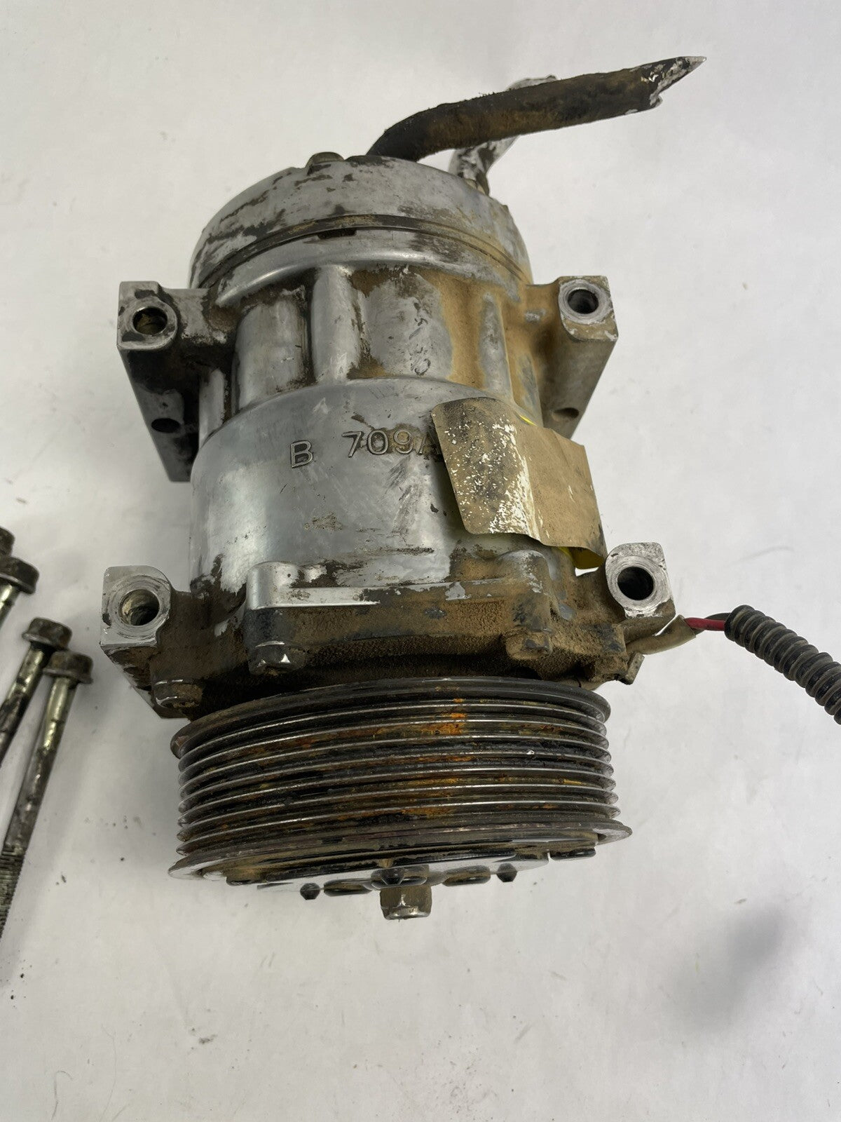 OEM A/C compressor Dodge Ram 2500 Cummins 12V B709AS2